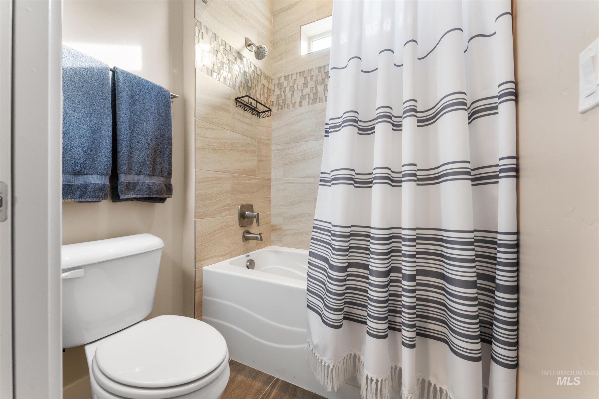 1034 E Radiant Ridge Dr, Meridian, Idaho 83642, 4 Bedrooms, 2.5 Bathrooms, Residential For Sale, Price $829,000,MLS 98973156