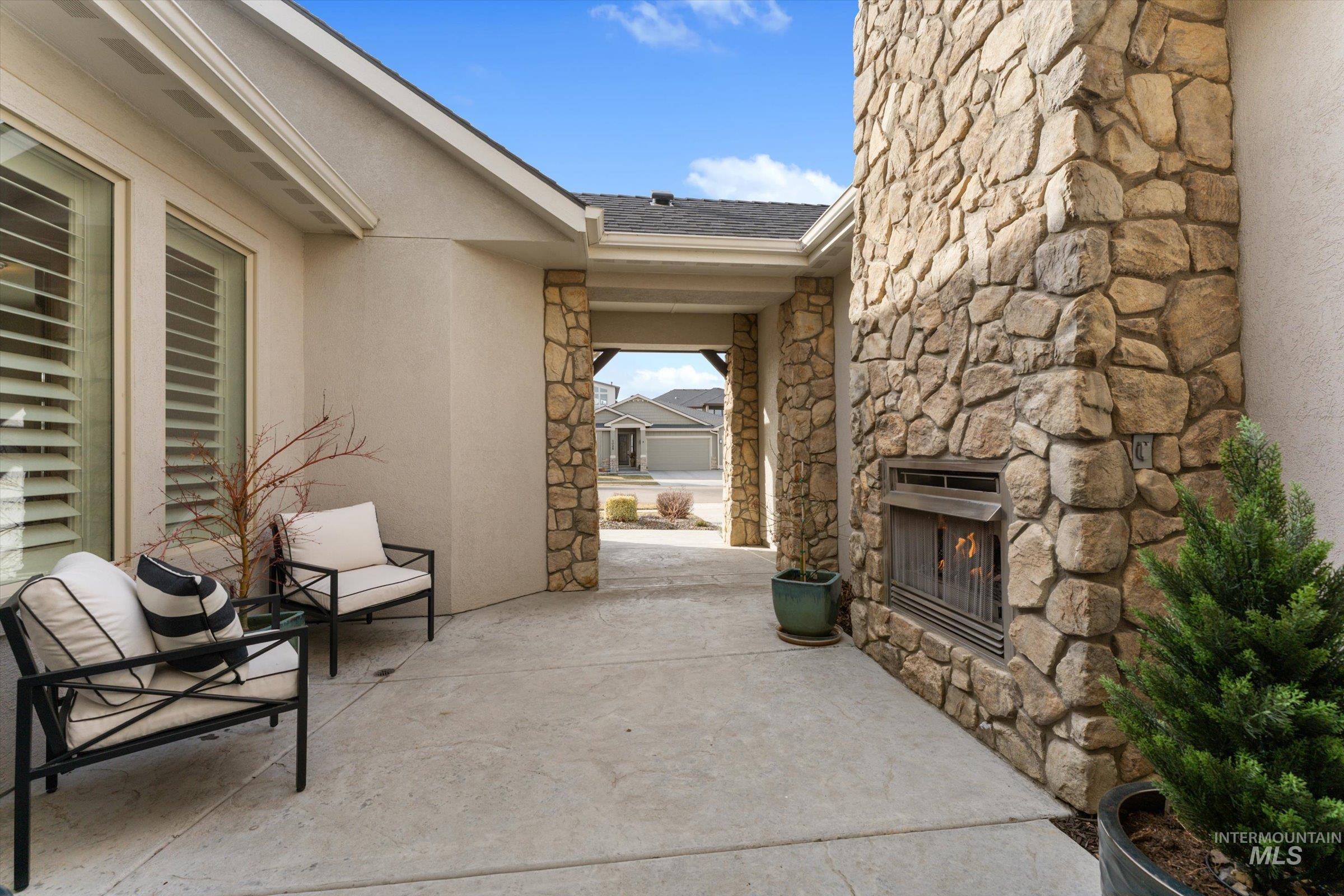 1034 E Radiant Ridge Dr, Meridian, Idaho 83642, 4 Bedrooms, 2.5 Bathrooms, Residential For Sale, Price $829,000,MLS 98973156