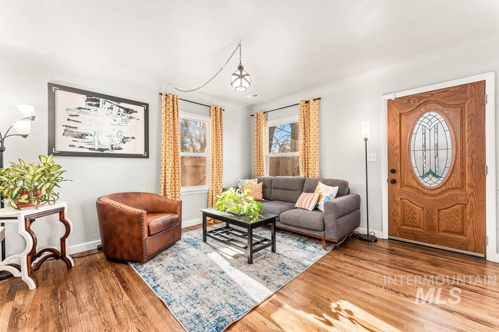 1518 S Division Ave, Boise, Idaho 83706, 2 Bedrooms, 1 Bathroom, Residential For Sale, Price $399,900,MLS 98973157