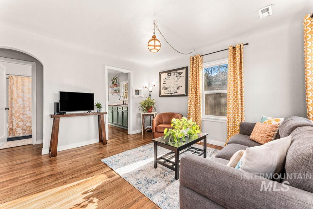 1518 S Division Ave, Boise, Idaho 83706, 2 Bedrooms, 1 Bathroom, Residential For Sale, Price $399,900,MLS 98973157