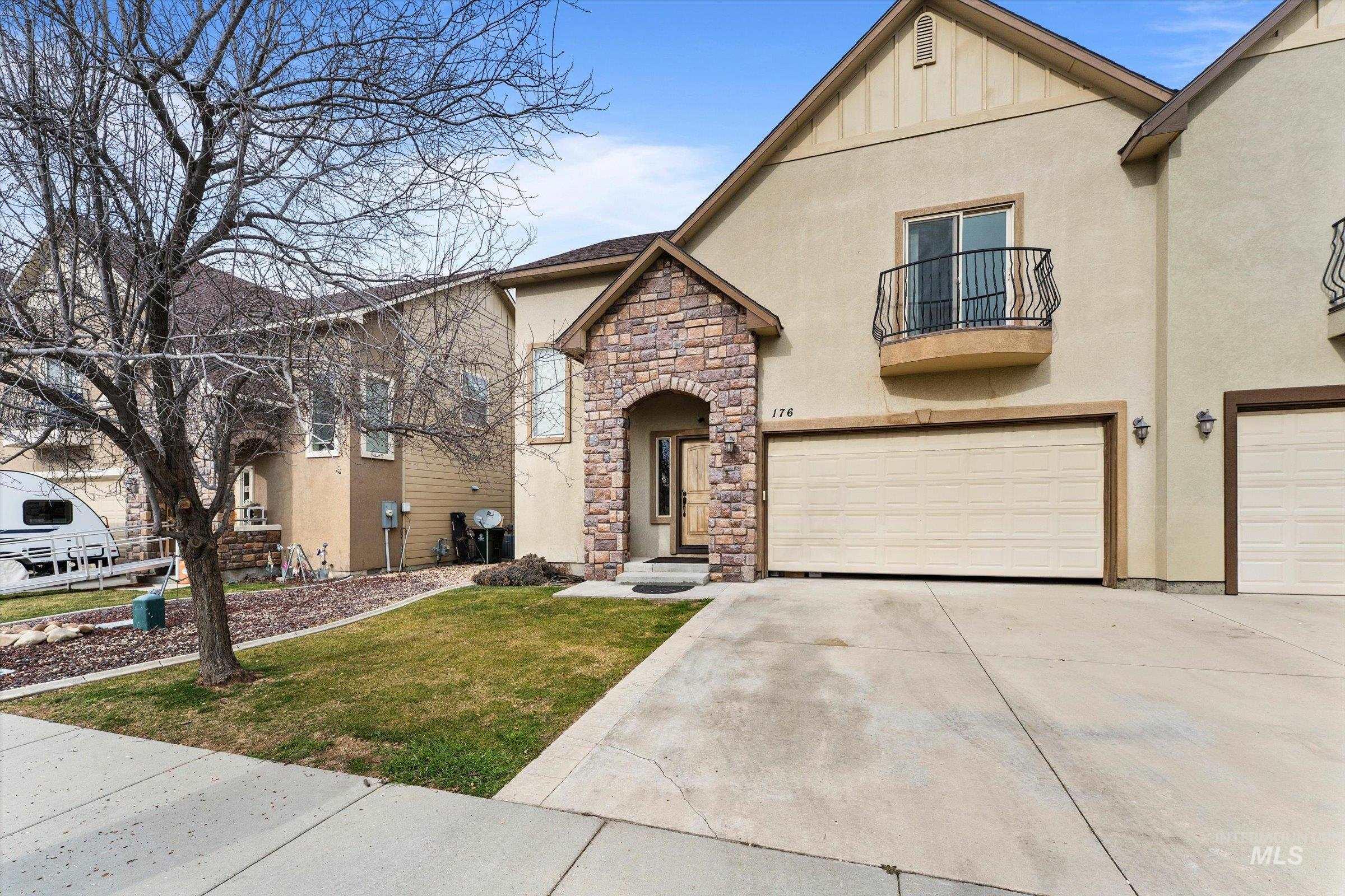 176 E Breinholt Street, Meridian, Idaho 83646, 3 Bedrooms, 2.5 Bathrooms, Residential For Sale, Price $415,000,MLS 98973159