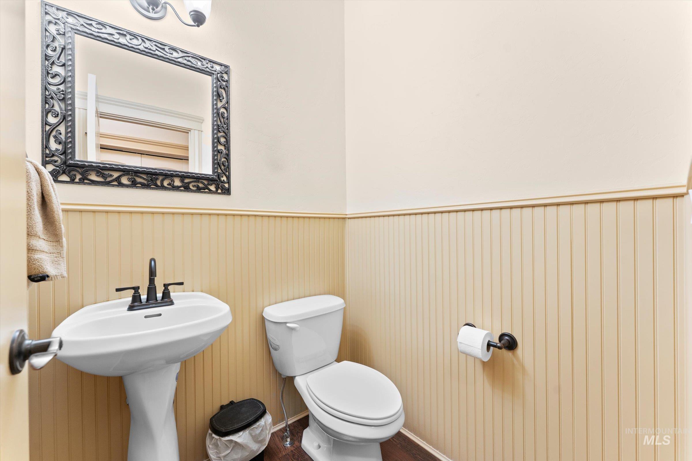 176 E Breinholt Street, Meridian, Idaho 83646, 3 Bedrooms, 2.5 Bathrooms, Residential For Sale, Price $415,000,MLS 98973159