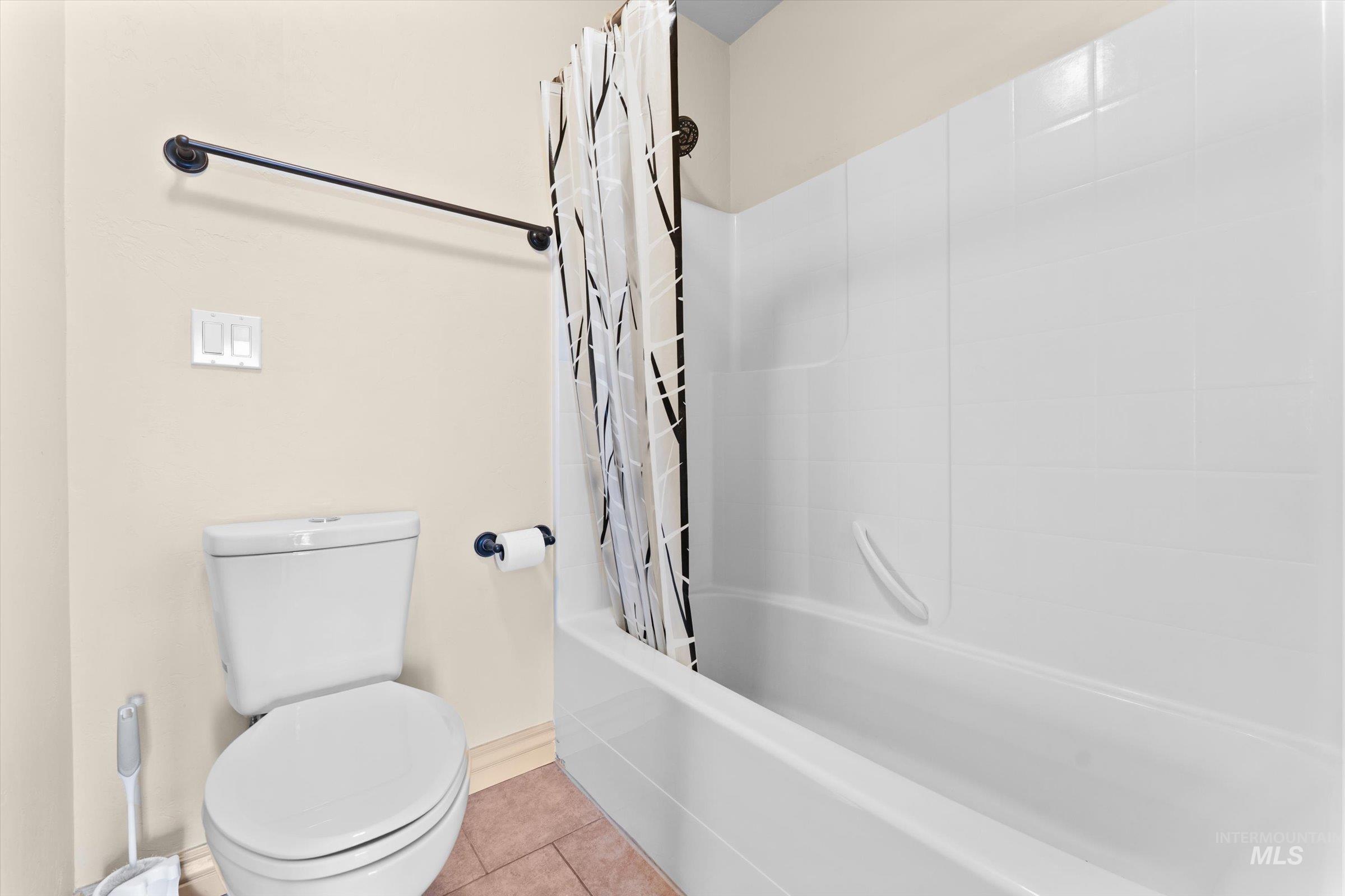 176 E Breinholt Street, Meridian, Idaho 83646, 3 Bedrooms, 2.5 Bathrooms, Residential For Sale, Price $415,000,MLS 98973159