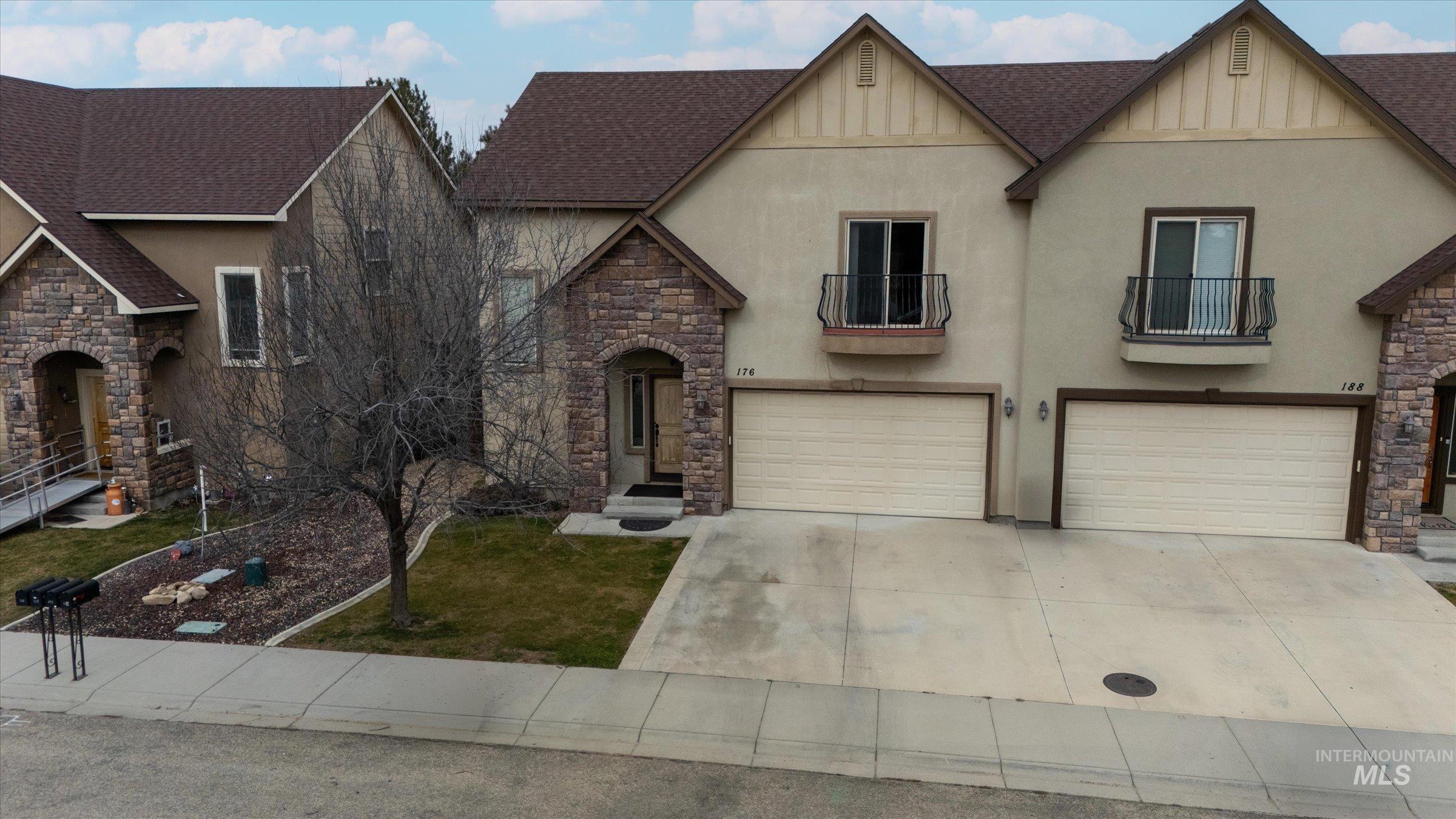 176 E Breinholt Street, Meridian, Idaho 83646, 3 Bedrooms, 2.5 Bathrooms, Residential For Sale, Price $415,000,MLS 98973159