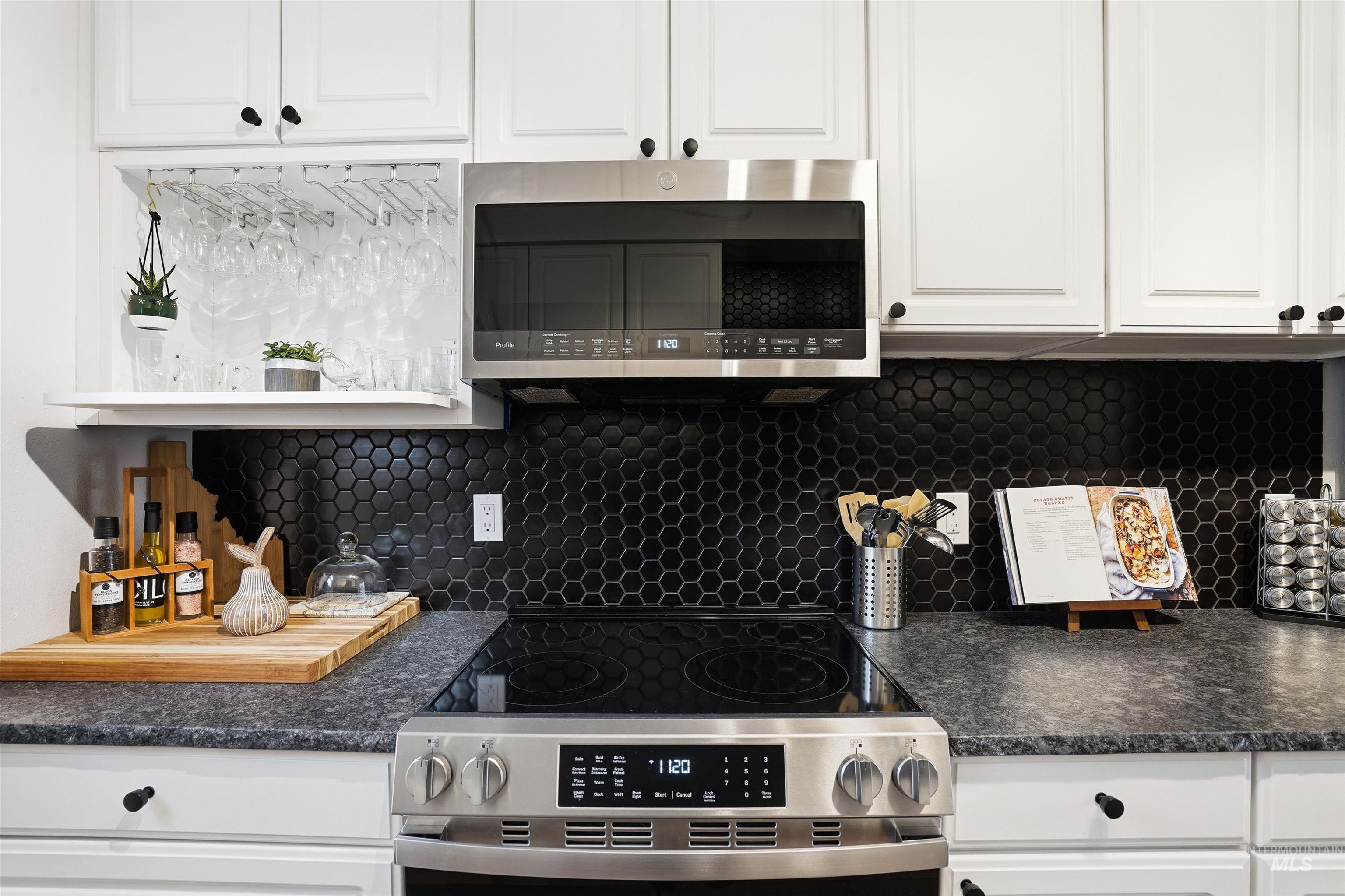 22 Ponderosa Way, Garden Valley, Idaho 83622, 3 Bedrooms, 3 Bathrooms, Residential For Sale, Price $699,000,MLS 98973160