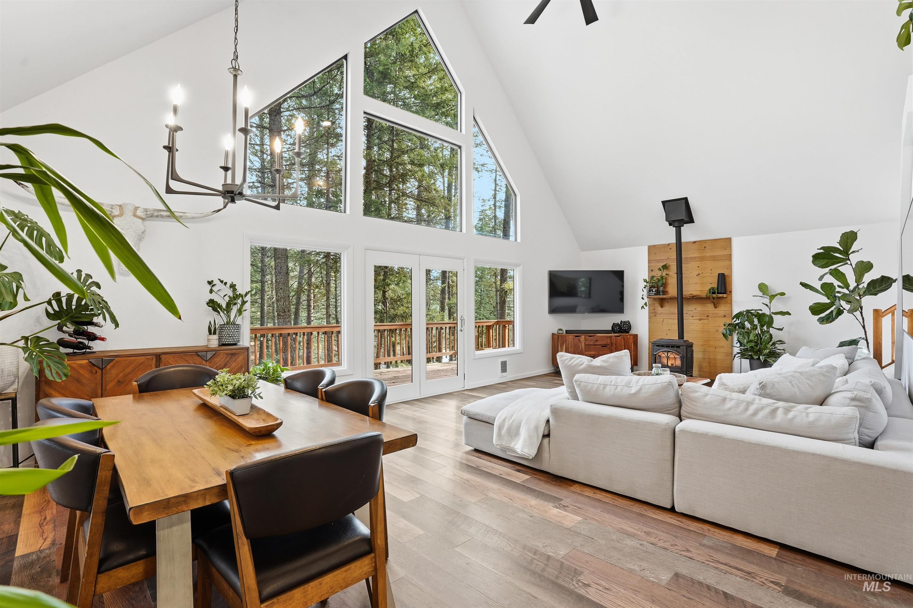 22 Ponderosa Way, Garden Valley, Idaho 83622, 3 Bedrooms, 3 Bathrooms, Residential For Sale, Price $699,000,MLS 98973160