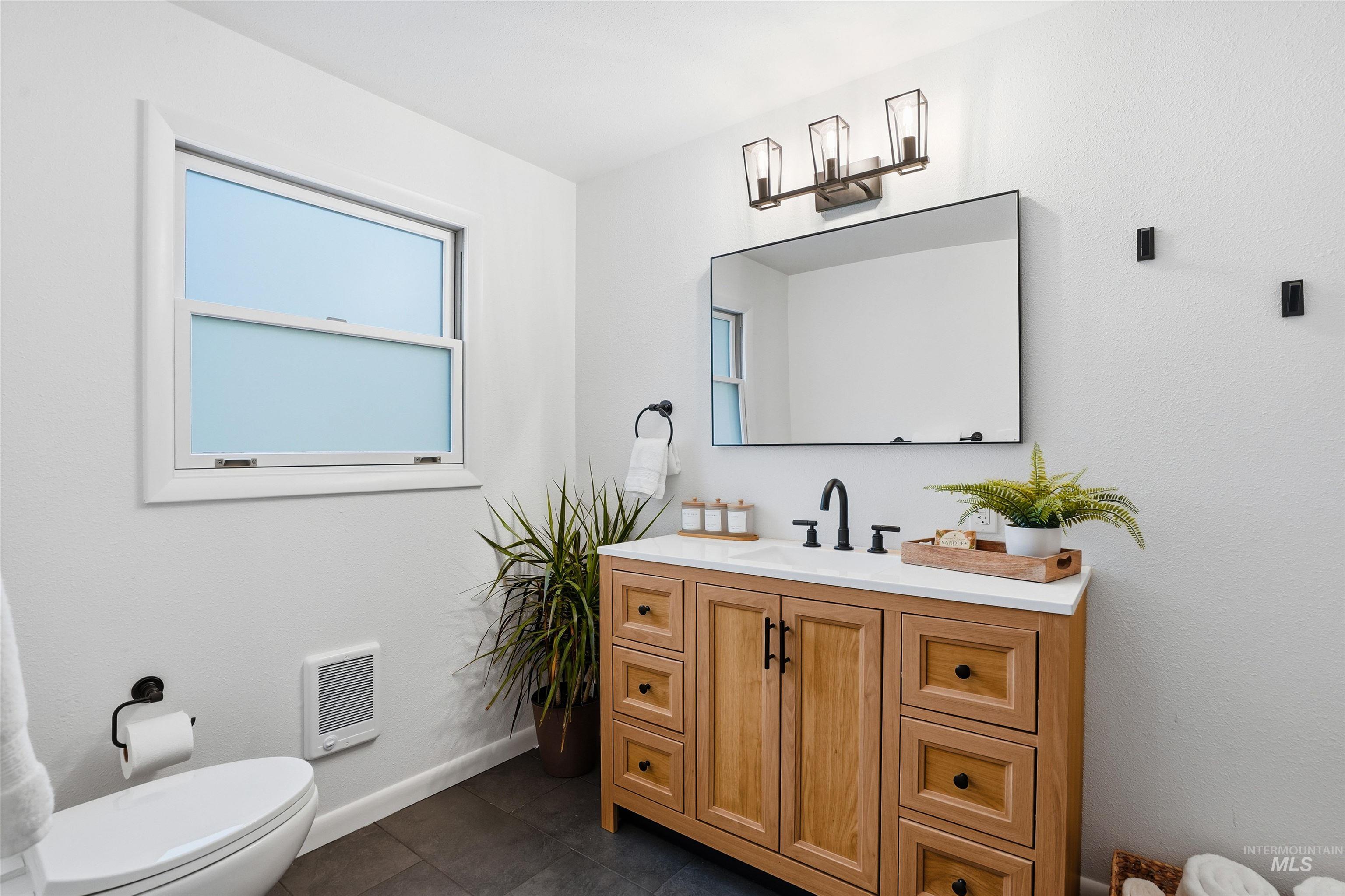 22 Ponderosa Way, Garden Valley, Idaho 83622, 3 Bedrooms, 3 Bathrooms, Residential For Sale, Price $699,000,MLS 98973160