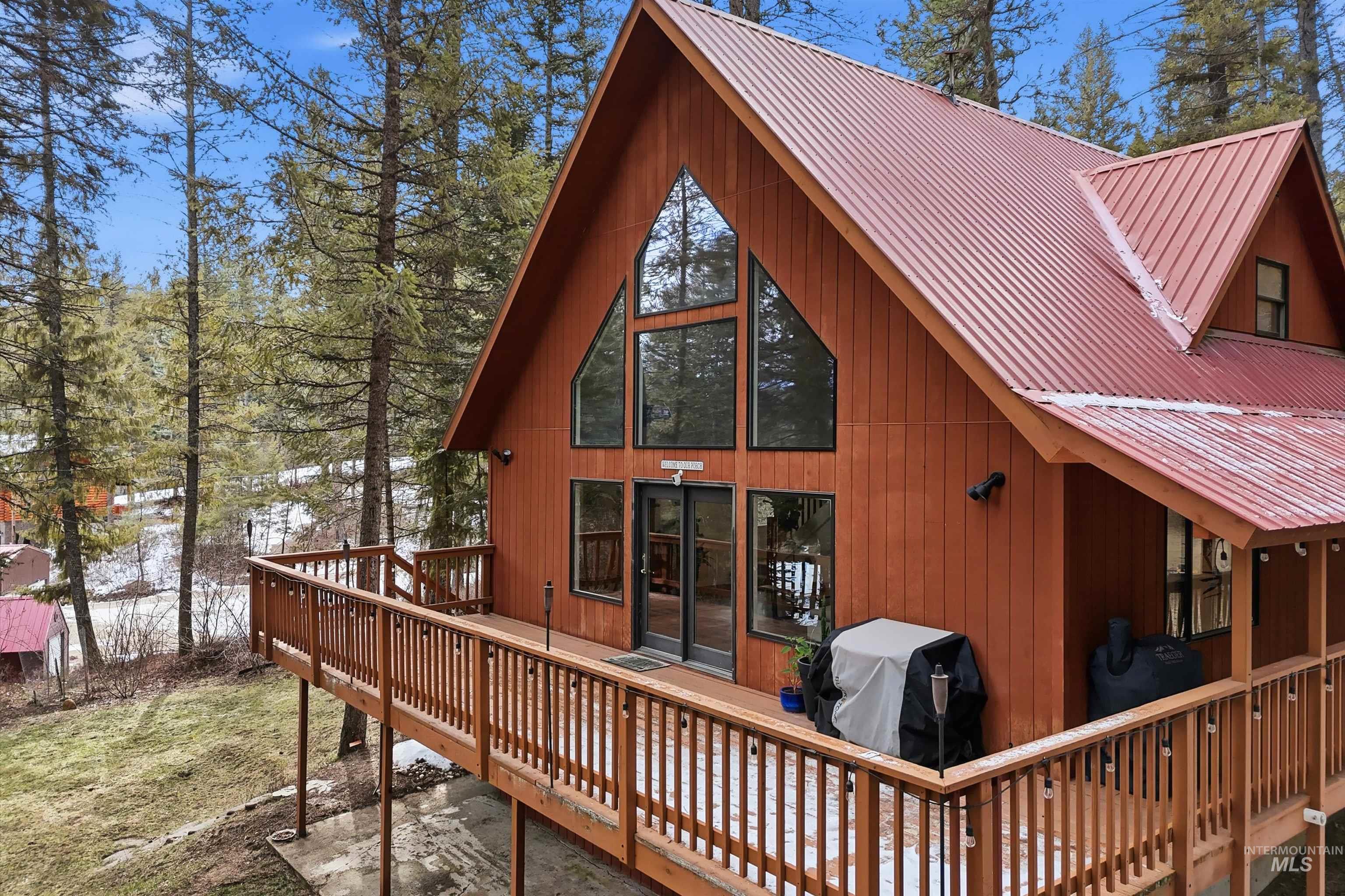 22 Ponderosa Way, Garden Valley, Idaho 83622, 3 Bedrooms, 3 Bathrooms, Residential For Sale, Price $699,000,MLS 98973160