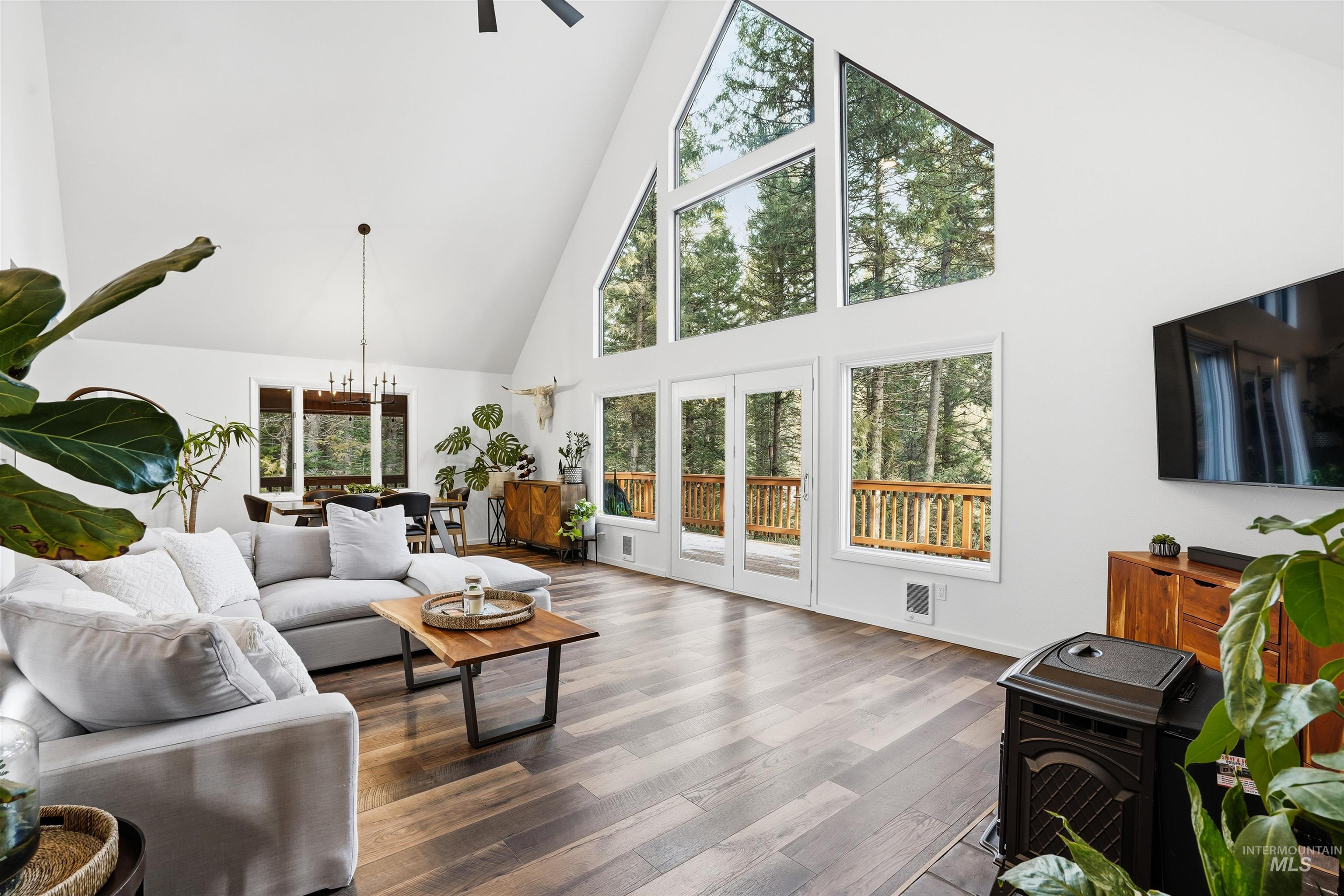 22 Ponderosa Way, Garden Valley, Idaho 83622, 3 Bedrooms, 3 Bathrooms, Residential For Sale, Price $699,000,MLS 98973160