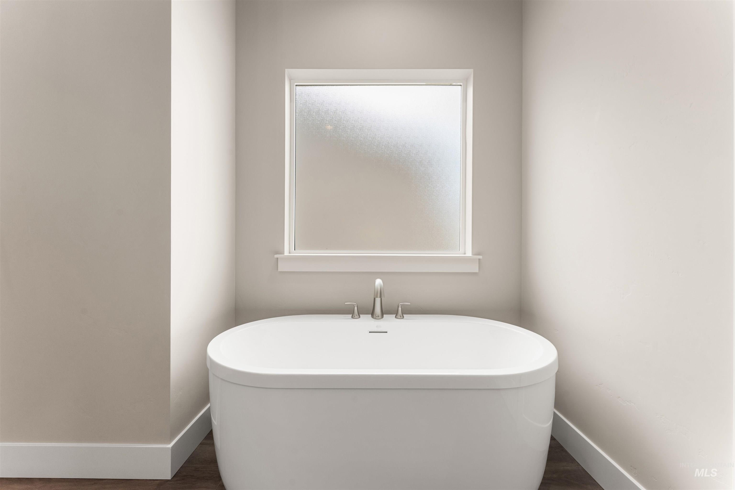 77 S Daybreak Ave, Nampa, Idaho 83687, 4 Bedrooms, 2.5 Bathrooms, Residential For Sale, Price $600,000,MLS 98973162