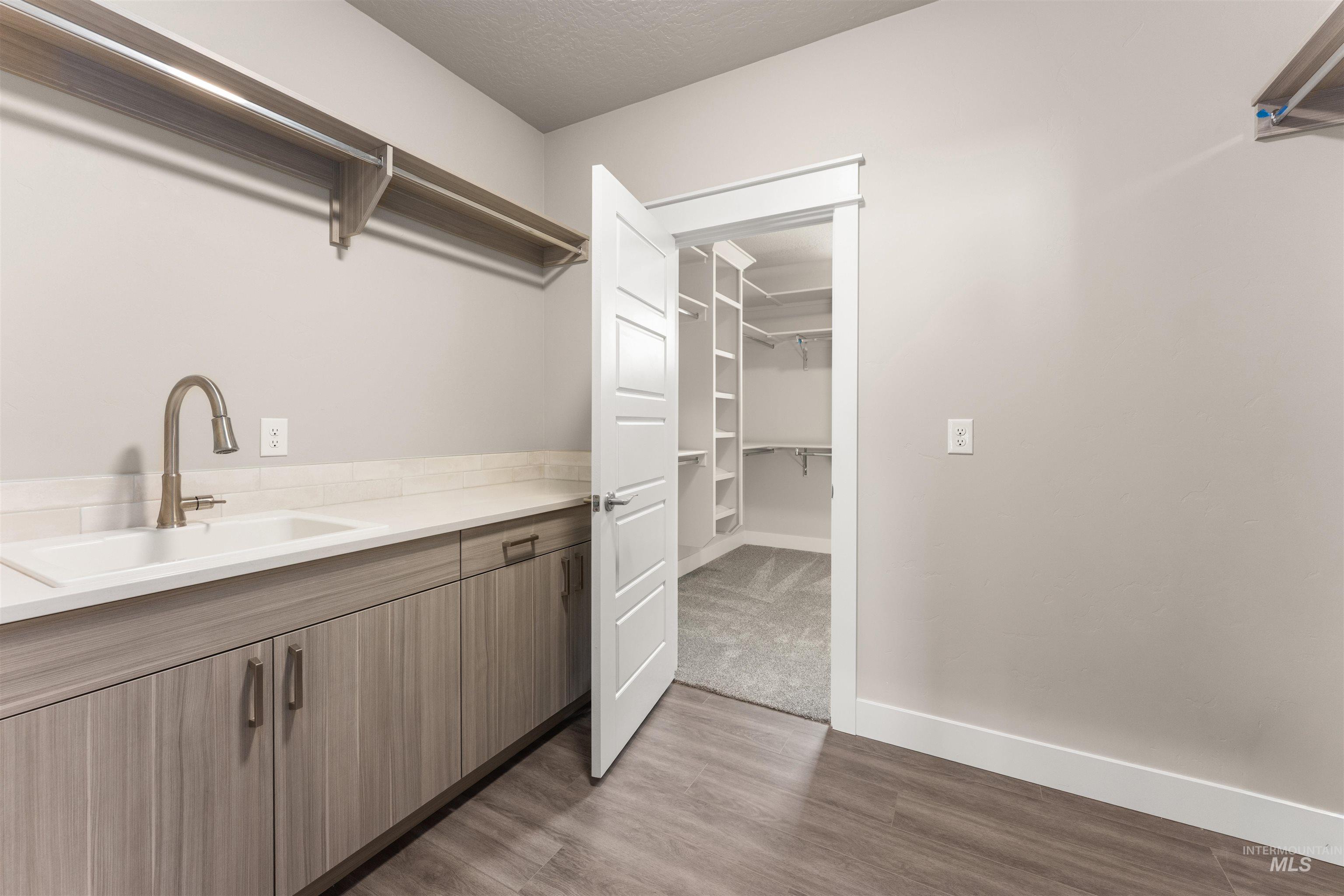 77 S Daybreak Ave, Nampa, Idaho 83687, 4 Bedrooms, 2.5 Bathrooms, Residential For Sale, Price $600,000,MLS 98973162