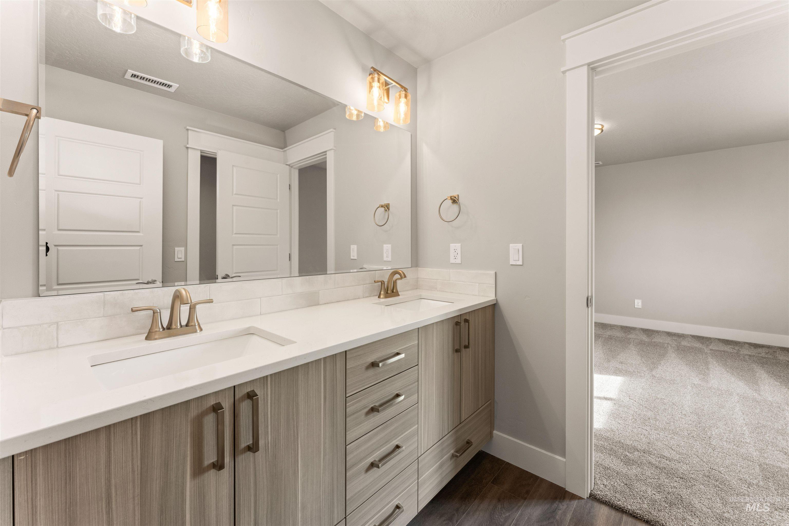 77 S Daybreak Ave, Nampa, Idaho 83687, 4 Bedrooms, 2.5 Bathrooms, Residential For Sale, Price $600,000,MLS 98973162