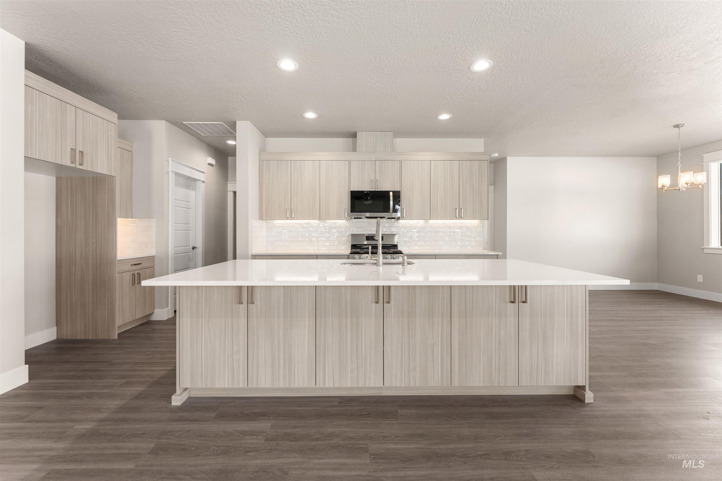 77 S Daybreak Ave, Nampa, Idaho 83687, 4 Bedrooms, 2.5 Bathrooms, Residential For Sale, Price $600,000,MLS 98973162