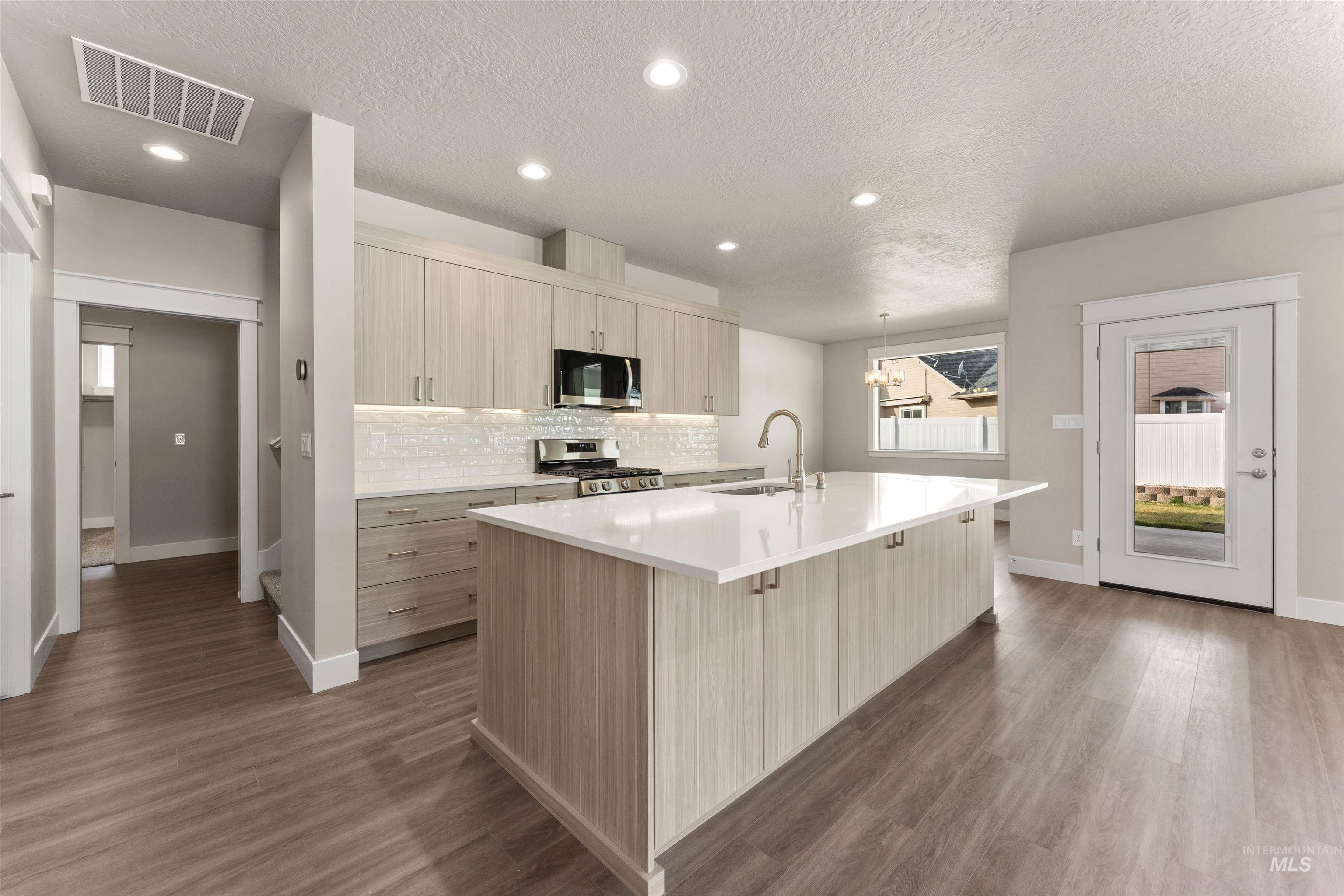 77 S Daybreak Ave, Nampa, Idaho 83687, 4 Bedrooms, 2.5 Bathrooms, Residential For Sale, Price $600,000,MLS 98973162