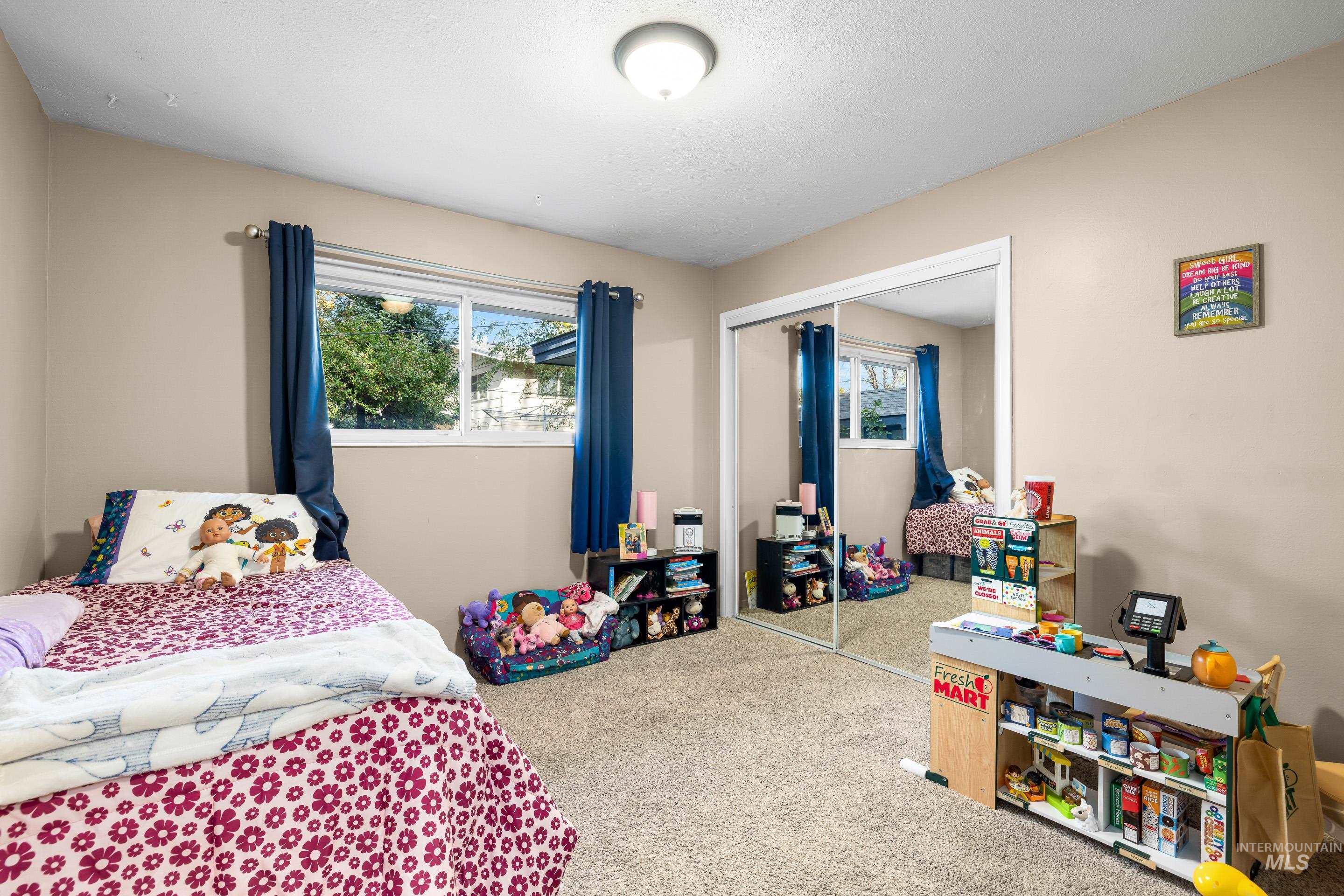 8510 W Crestwood Dr, Boise, Idaho 83704-3033, 3 Bedrooms, 2 Bathrooms, Residential For Sale, Price $488,000,MLS 98973163