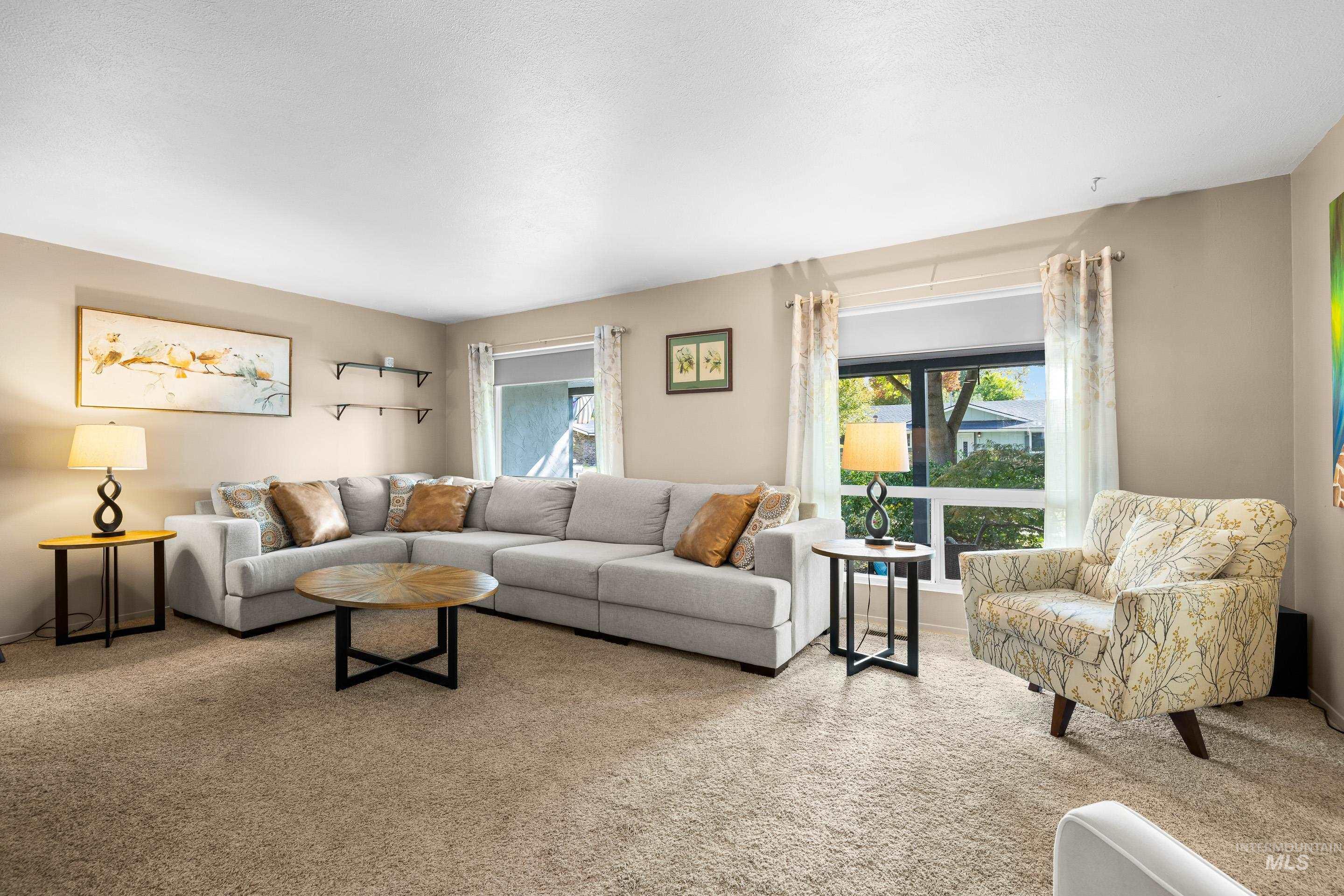 8510 W Crestwood Dr, Boise, Idaho 83704-3033, 3 Bedrooms, 2 Bathrooms, Residential For Sale, Price $488,000,MLS 98973163