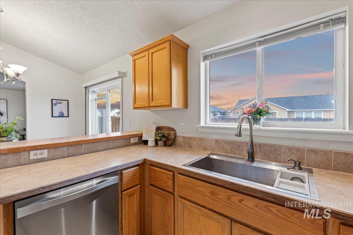 310 NW Foster Dr, Mountain Home, Idaho 83647-6421, 3 Bedrooms, 2 Bathrooms, Residential For Sale, Price $342,000,MLS 98973164