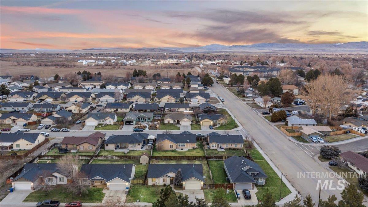 310 NW Foster Dr, Mountain Home, Idaho 83647-6421, 3 Bedrooms, 2 Bathrooms, Residential For Sale, Price $342,000,MLS 98973164