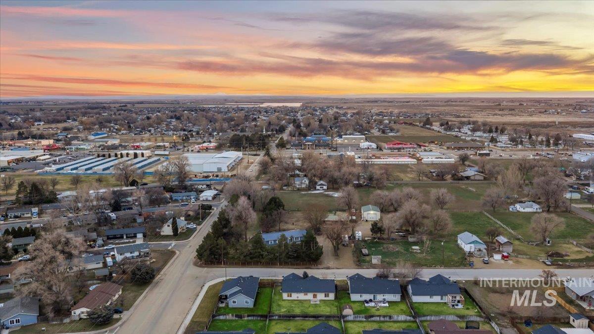 310 NW Foster Dr, Mountain Home, Idaho 83647-6421, 3 Bedrooms, 2 Bathrooms, Residential For Sale, Price $342,000,MLS 98973164