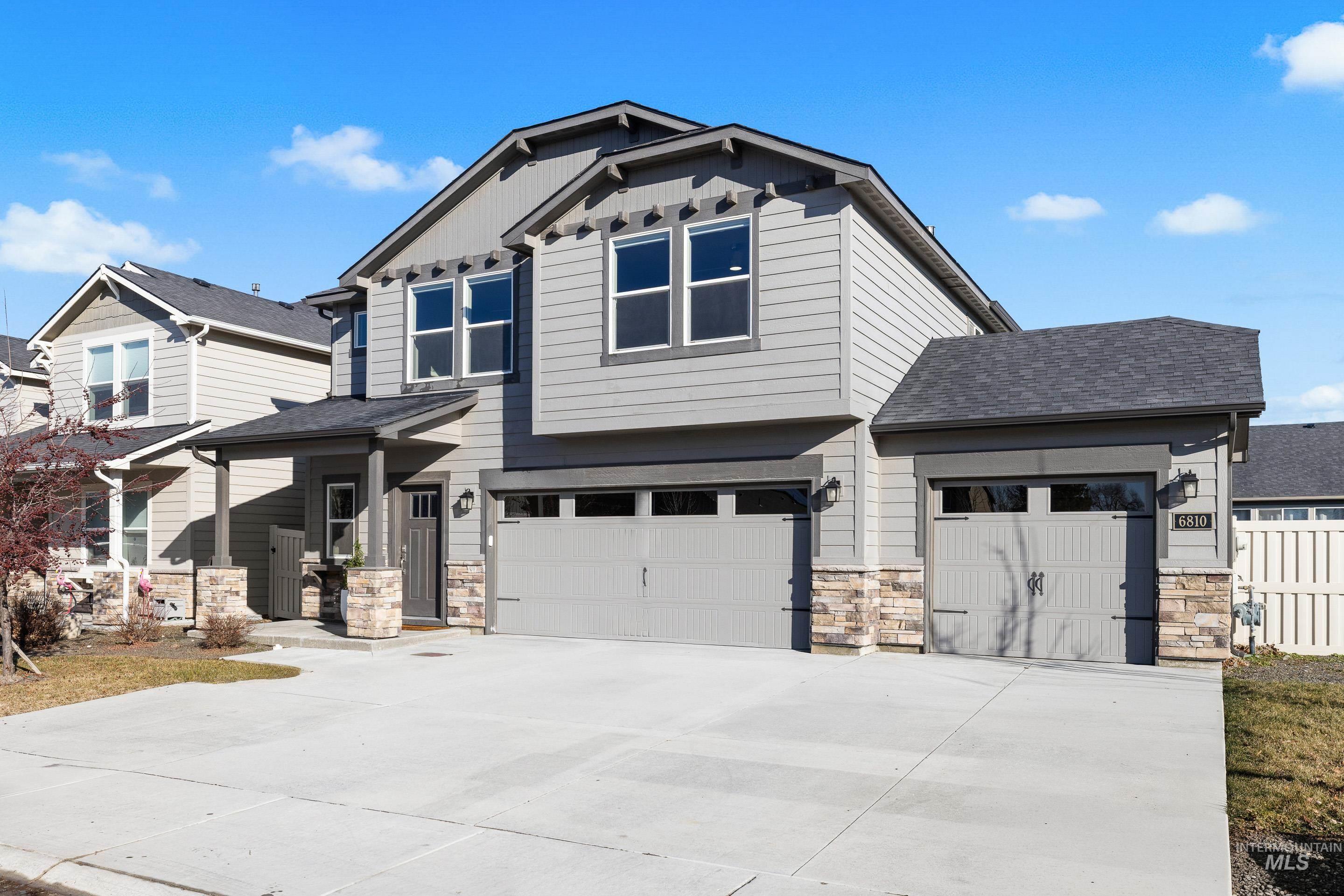 6810 S Silver Spur Way, Boise, Idaho 83709, 3 Bedrooms, 2.5 Bathrooms, Residential For Sale, Price $549,900,MLS 98973166