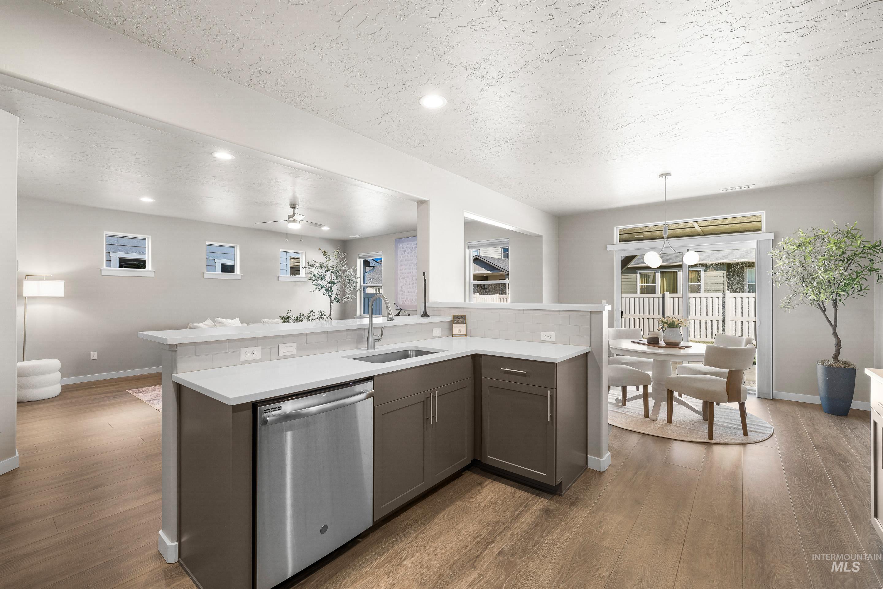 6810 S Silver Spur Way, Boise, Idaho 83709, 3 Bedrooms, 2.5 Bathrooms, Residential For Sale, Price $549,900,MLS 98973166