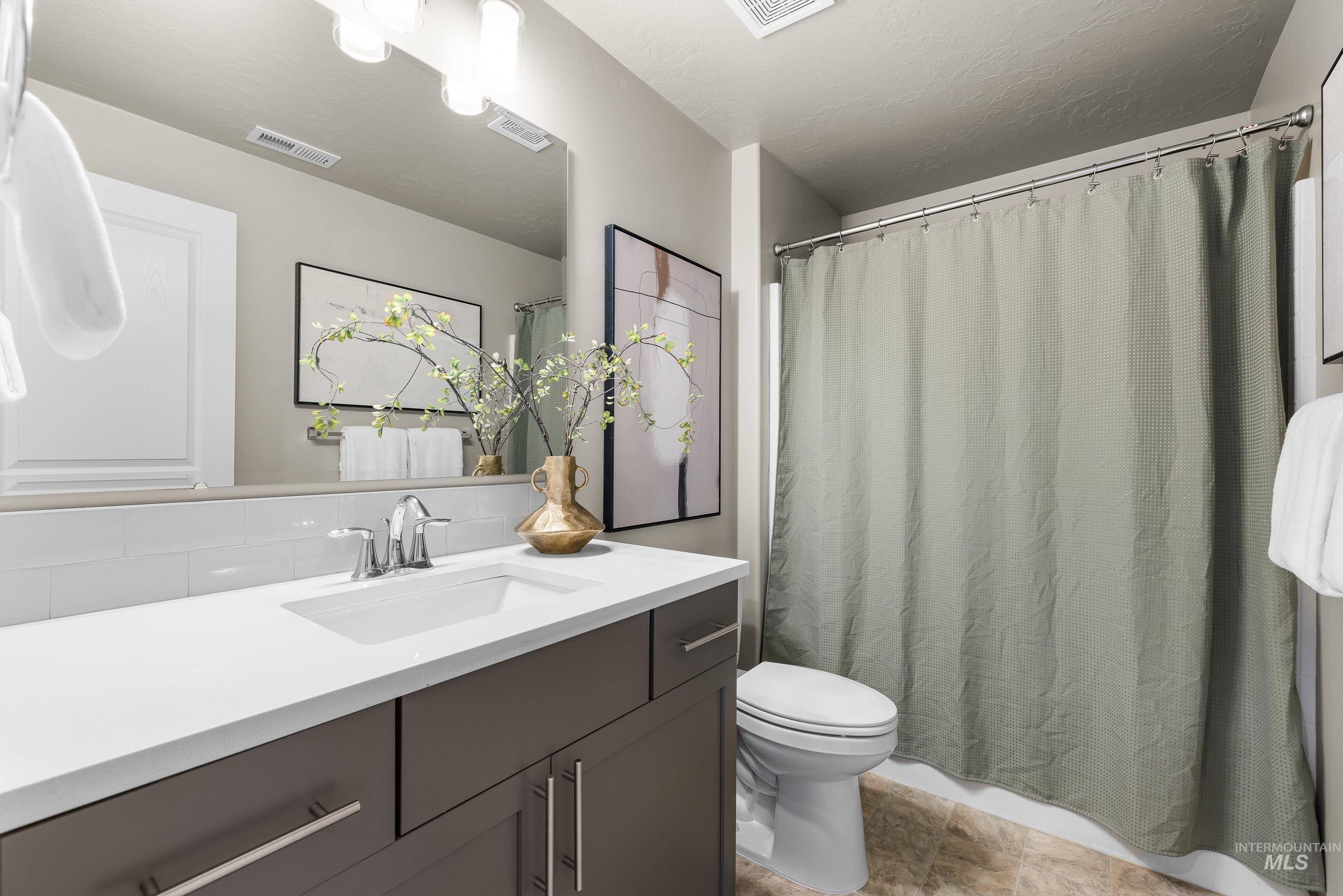 6810 S Silver Spur Way, Boise, Idaho 83709, 3 Bedrooms, 2.5 Bathrooms, Residential For Sale, Price $549,900,MLS 98973166