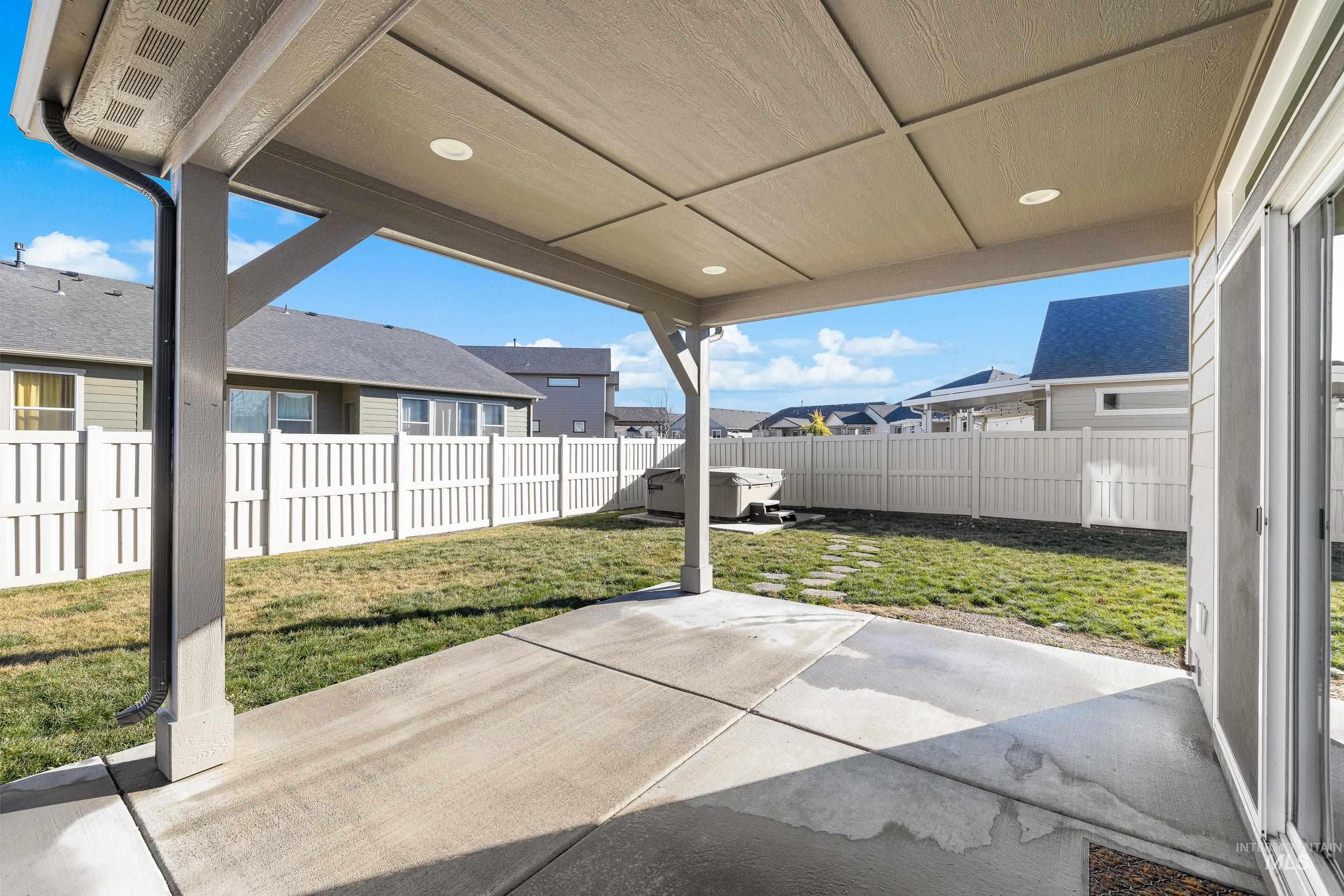 6810 S Silver Spur Way, Boise, Idaho 83709, 3 Bedrooms, 2.5 Bathrooms, Residential For Sale, Price $549,900,MLS 98973166