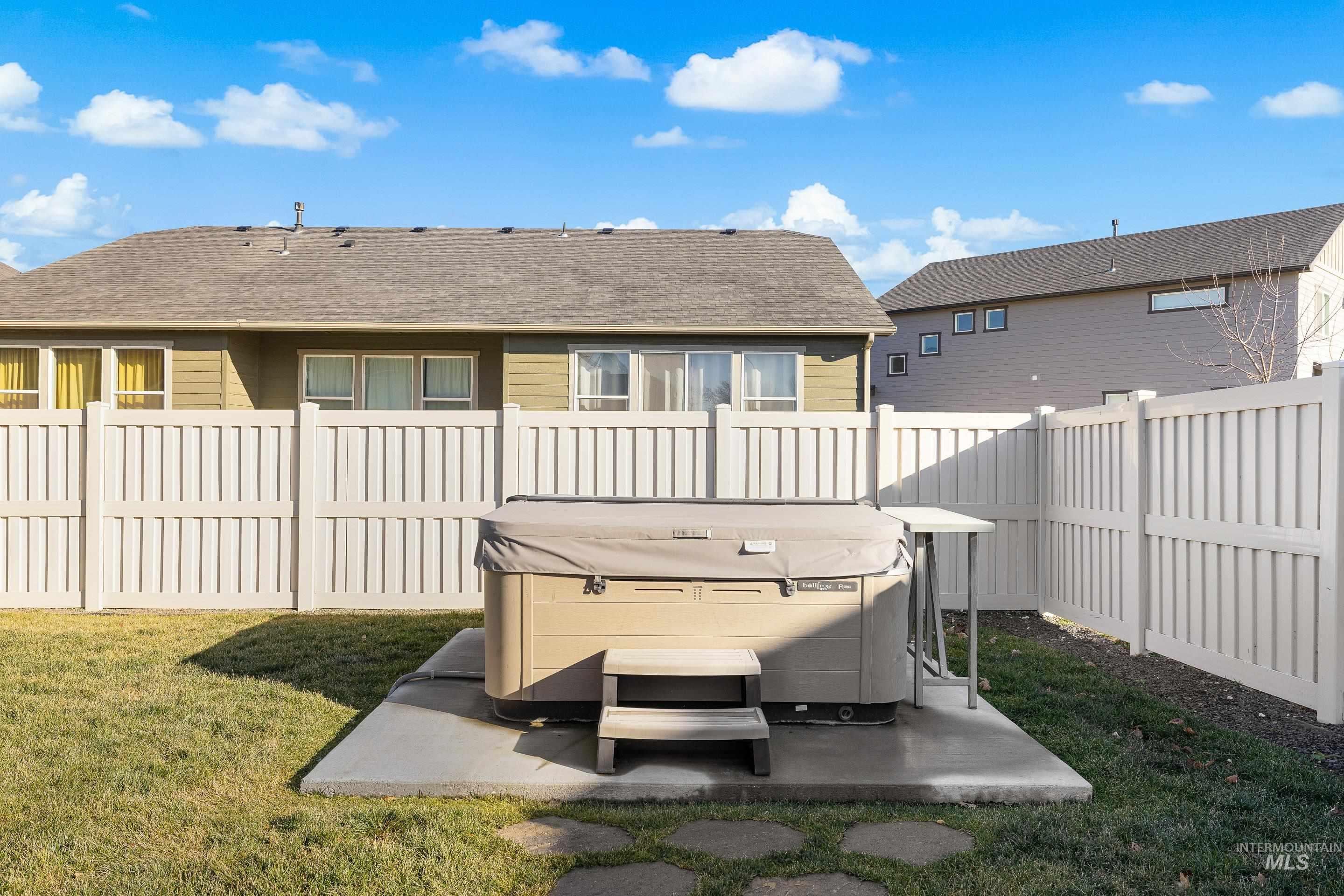 6810 S Silver Spur Way, Boise, Idaho 83709, 3 Bedrooms, 2.5 Bathrooms, Residential For Sale, Price $549,900,MLS 98973166