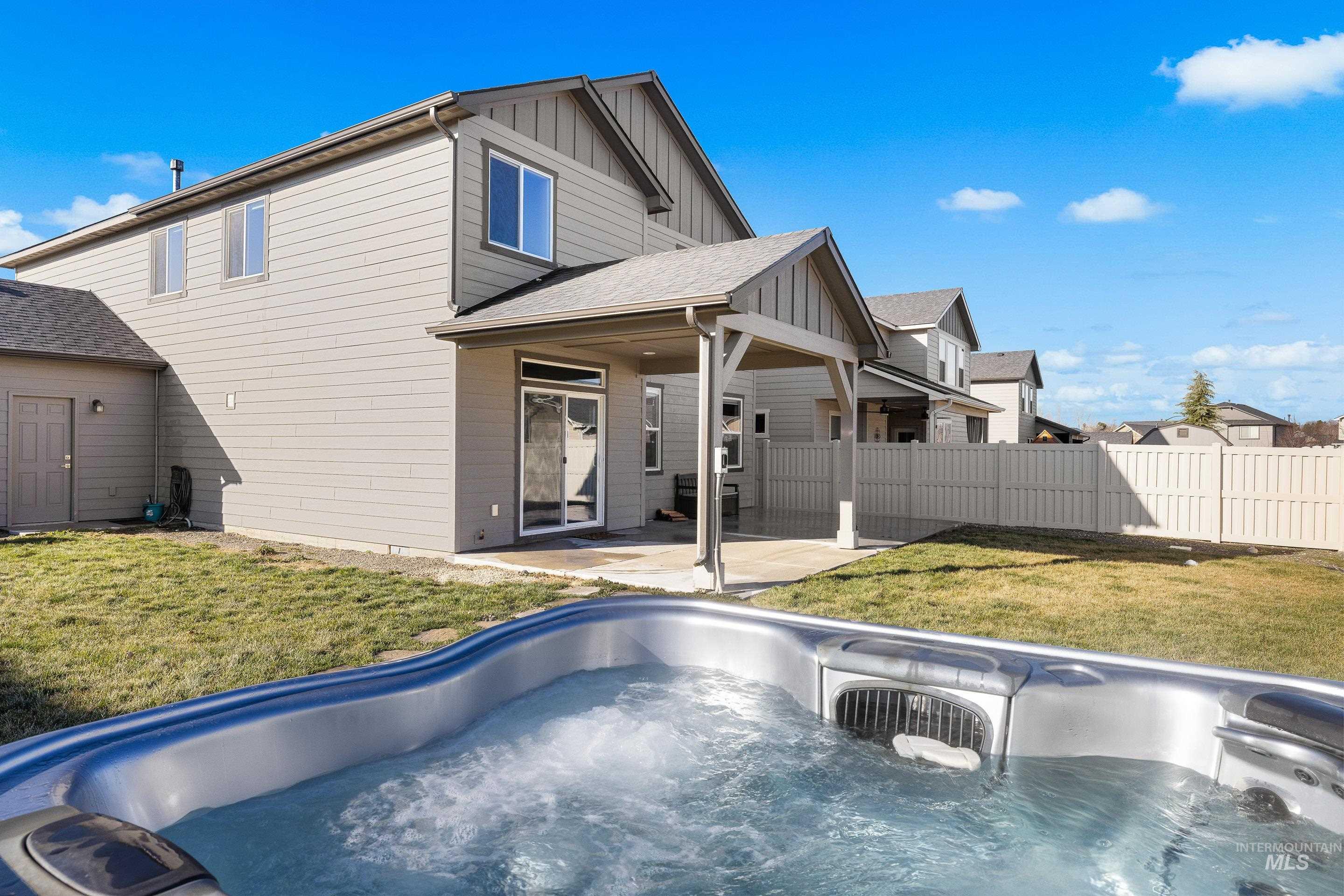 6810 S Silver Spur Way, Boise, Idaho 83709, 3 Bedrooms, 2.5 Bathrooms, Residential For Sale, Price $549,900,MLS 98973166