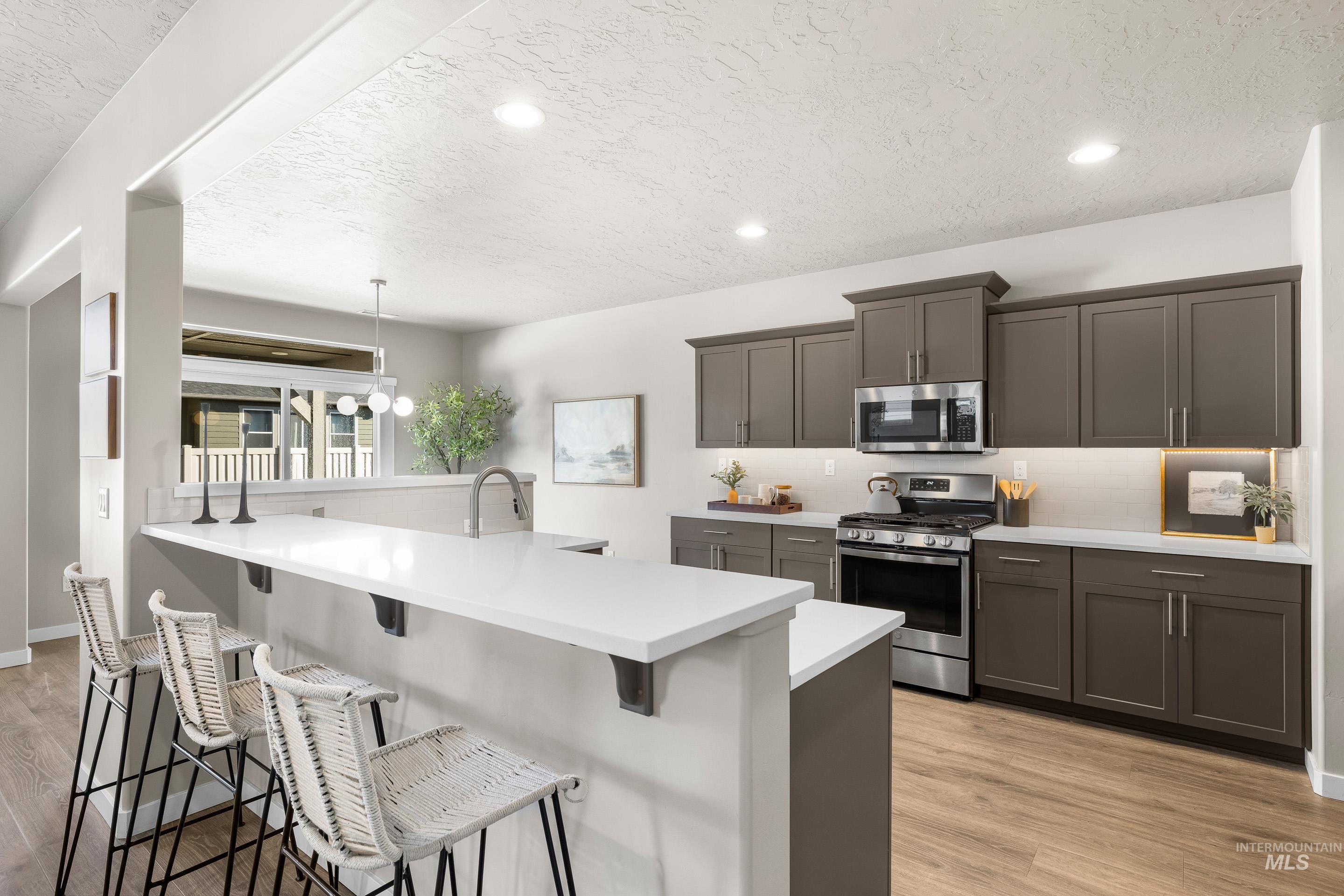 6810 S Silver Spur Way, Boise, Idaho 83709, 3 Bedrooms, 2.5 Bathrooms, Residential For Sale, Price $549,900,MLS 98973166