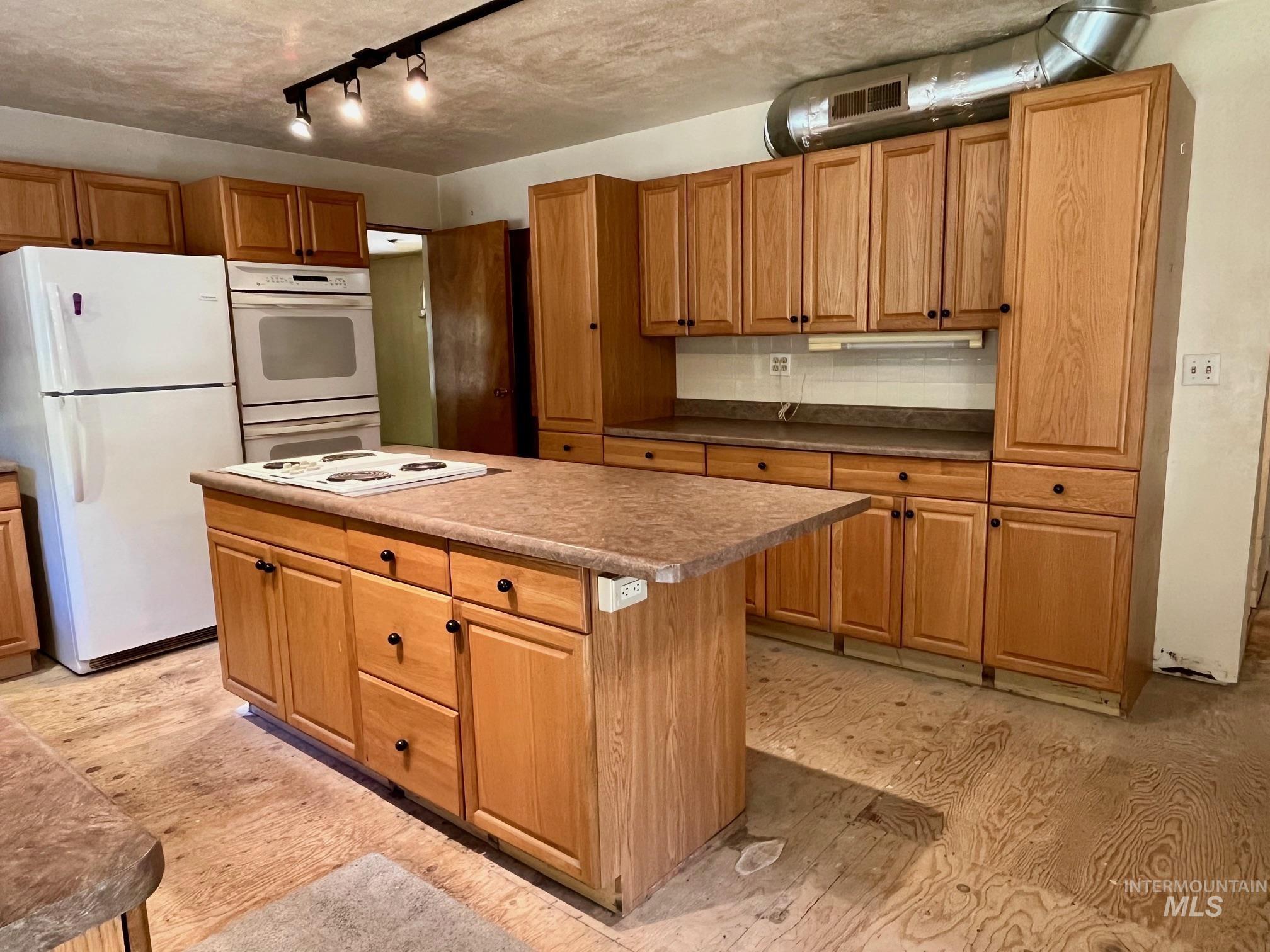 404 Harmony Heights Loop, Orofino, Idaho 83544, 3 Bedrooms, 2.5 Bathrooms, Residential For Sale, Price $329,900,MLS 98973167