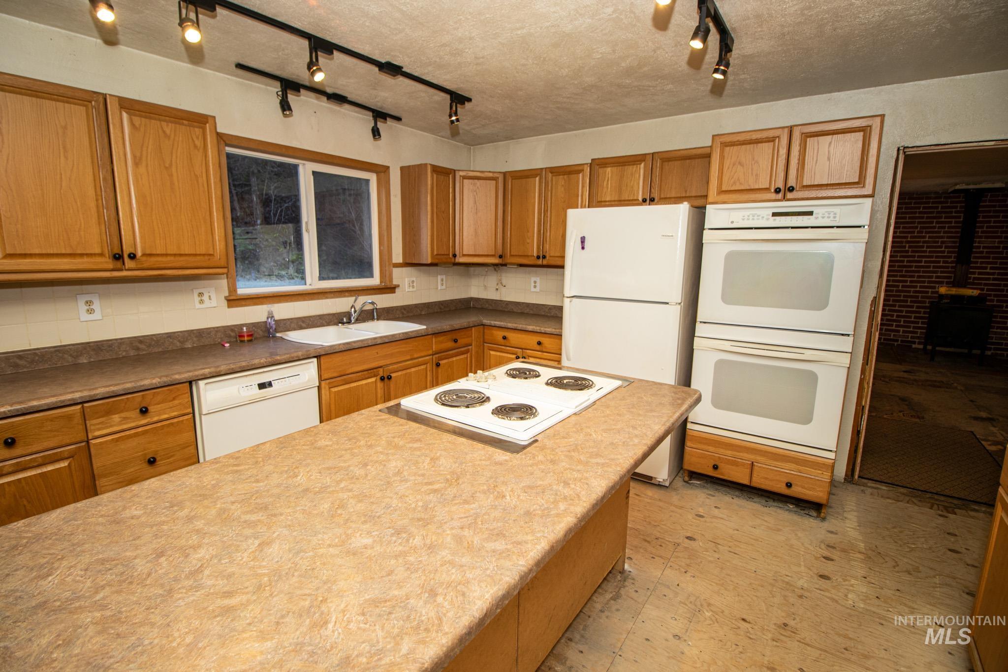 404 Harmony Heights Loop, Orofino, Idaho 83544, 3 Bedrooms, 2.5 Bathrooms, Residential For Sale, Price $329,900,MLS 98973167