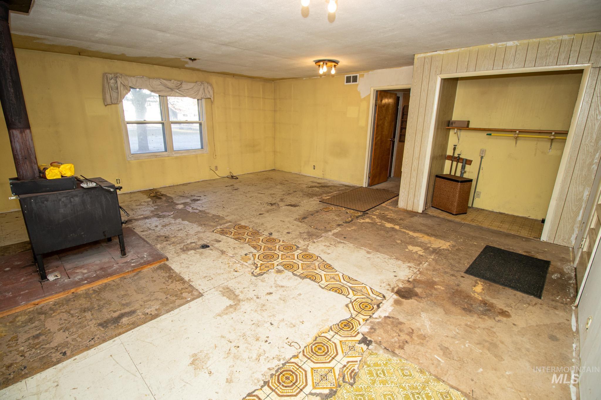 404 Harmony Heights Loop, Orofino, Idaho 83544, 3 Bedrooms, 2.5 Bathrooms, Residential For Sale, Price $329,900,MLS 98973167