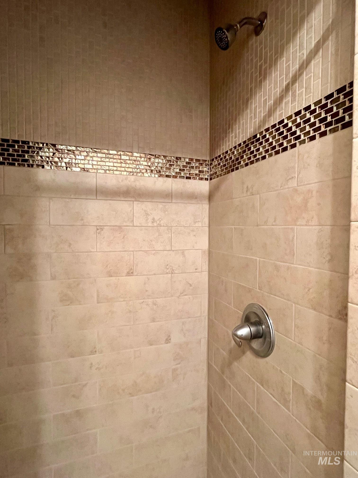 404 Harmony Heights Loop, Orofino, Idaho 83544, 3 Bedrooms, 2.5 Bathrooms, Residential For Sale, Price $329,900,MLS 98973167