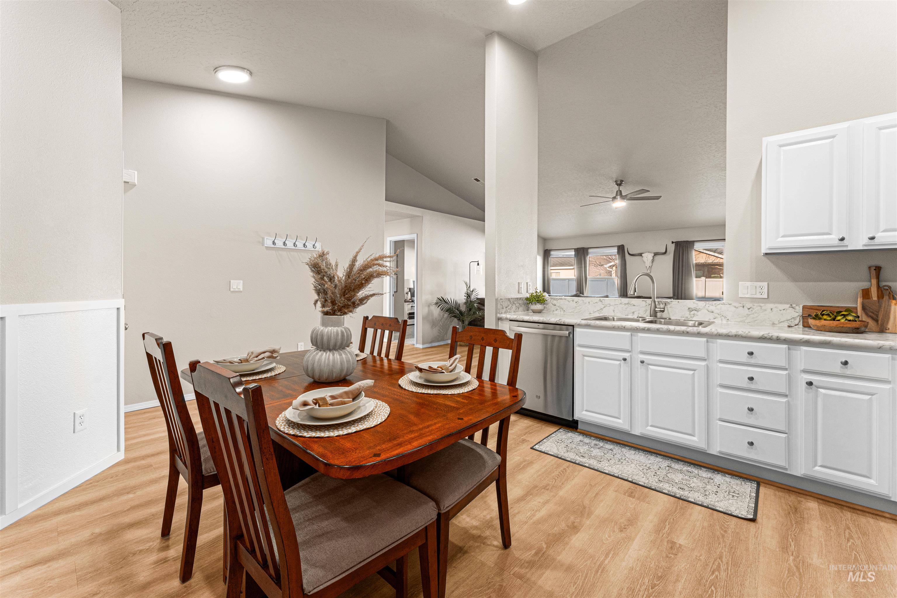 212 Forest Parkway, Caldwell, Idaho 83605, 3 Bedrooms, 2 Bathrooms, Residential For Sale, Price $365,000,MLS 98973168