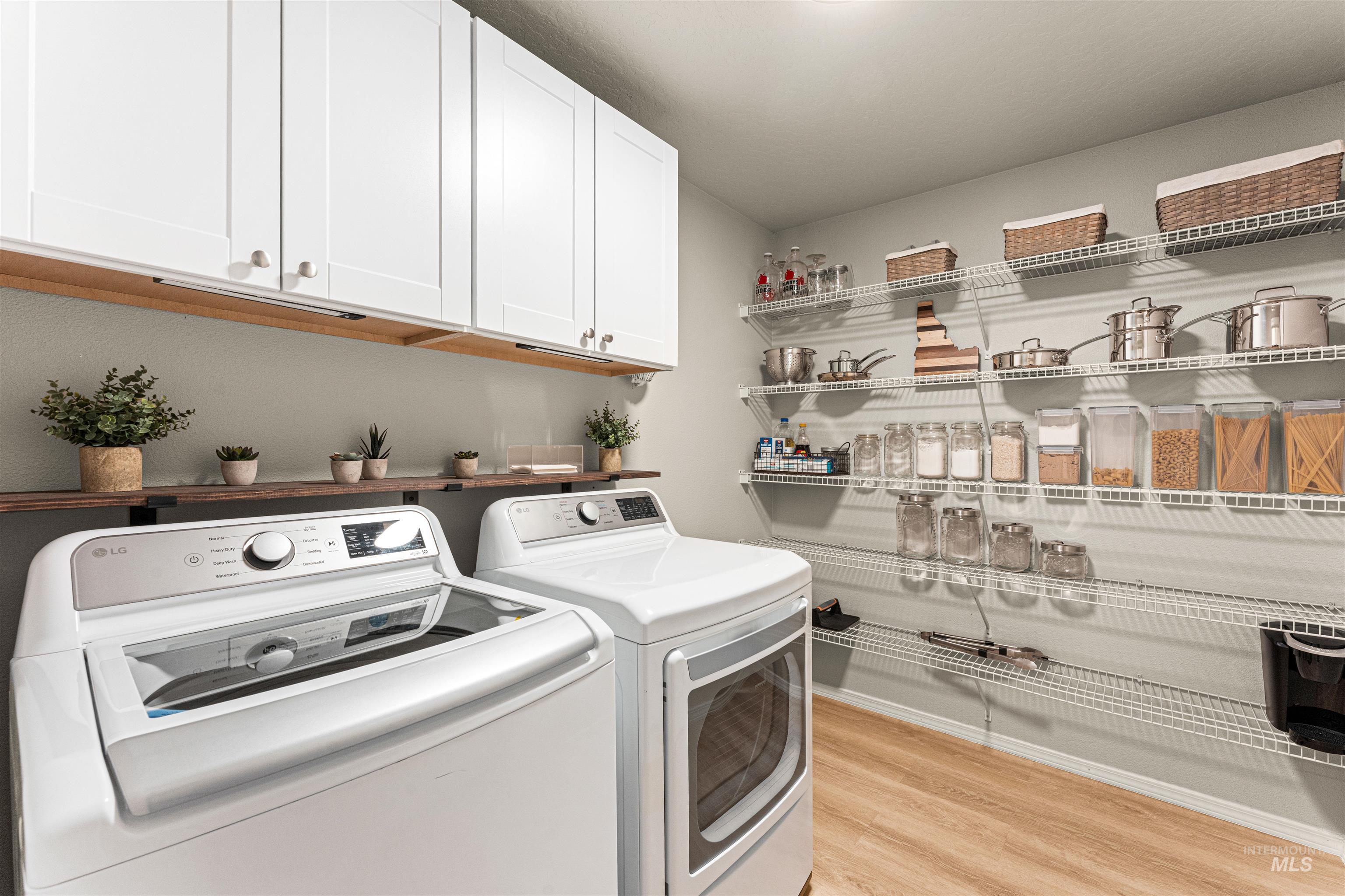 212 Forest Parkway, Caldwell, Idaho 83605, 3 Bedrooms, 2 Bathrooms, Residential For Sale, Price $365,000,MLS 98973168