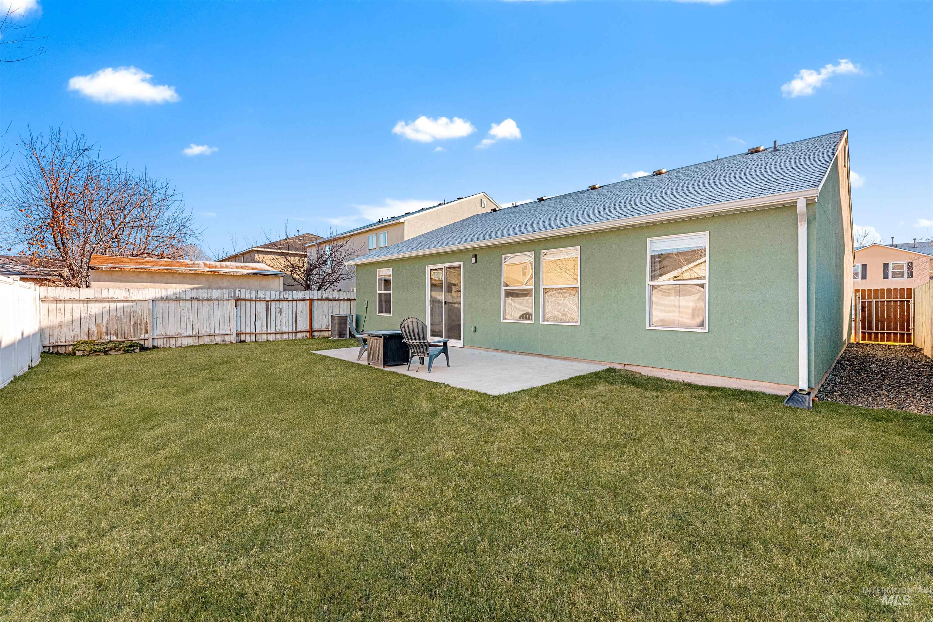 212 Forest Parkway, Caldwell, Idaho 83605, 3 Bedrooms, 2 Bathrooms, Residential For Sale, Price $365,000,MLS 98973168