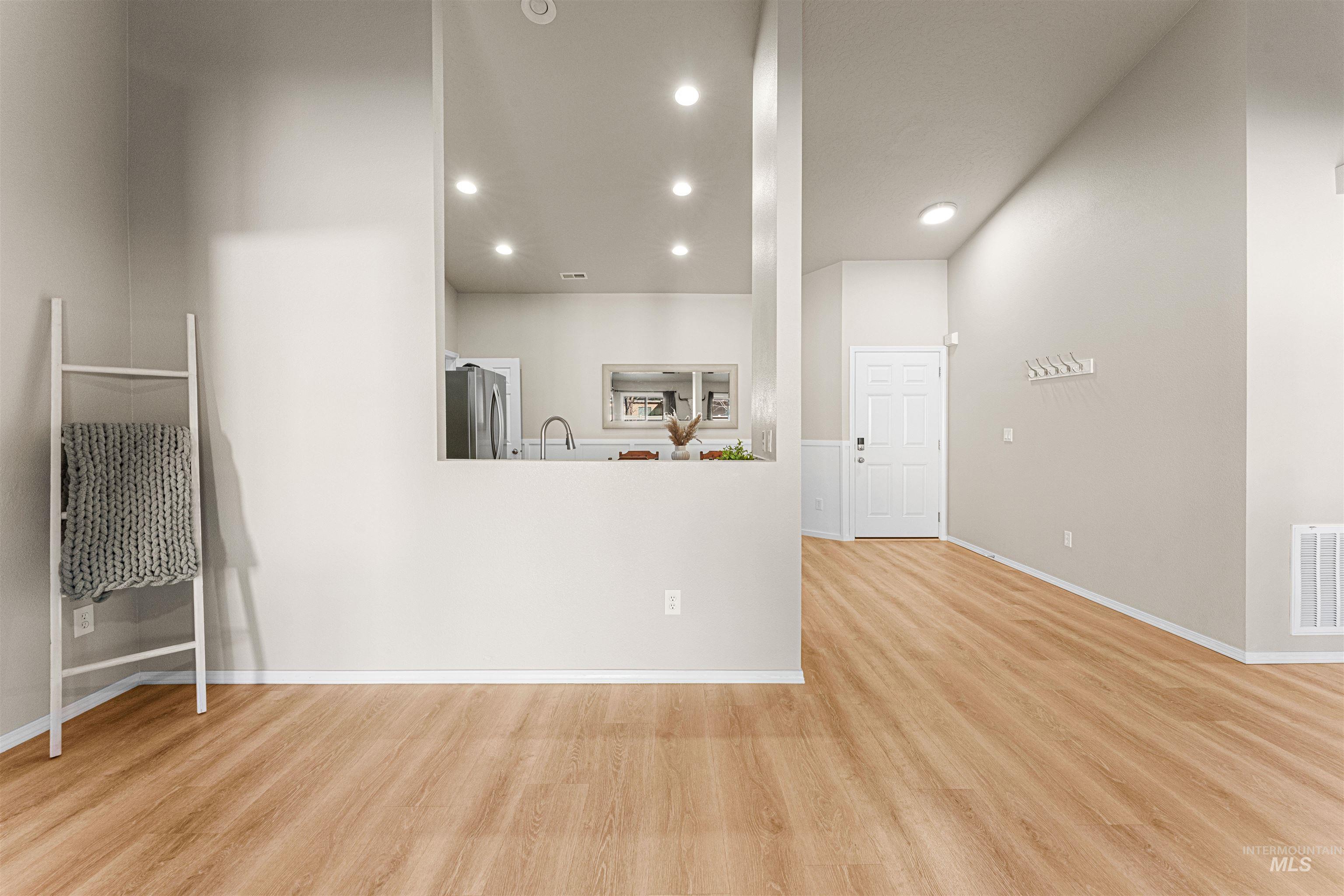 212 Forest Parkway, Caldwell, Idaho 83605, 3 Bedrooms, 2 Bathrooms, Residential For Sale, Price $365,000,MLS 98973168