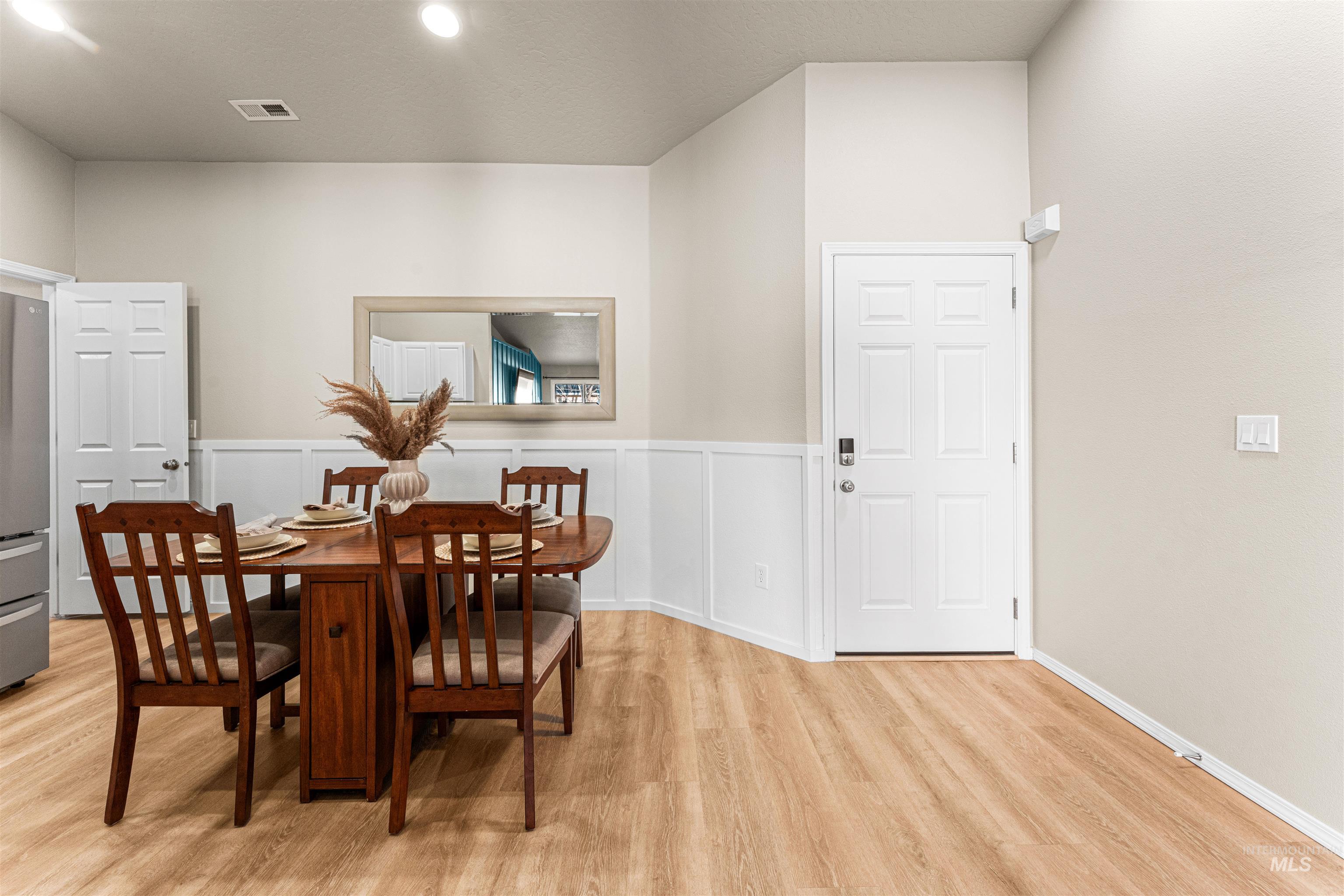 212 Forest Parkway, Caldwell, Idaho 83605, 3 Bedrooms, 2 Bathrooms, Residential For Sale, Price $365,000,MLS 98973168