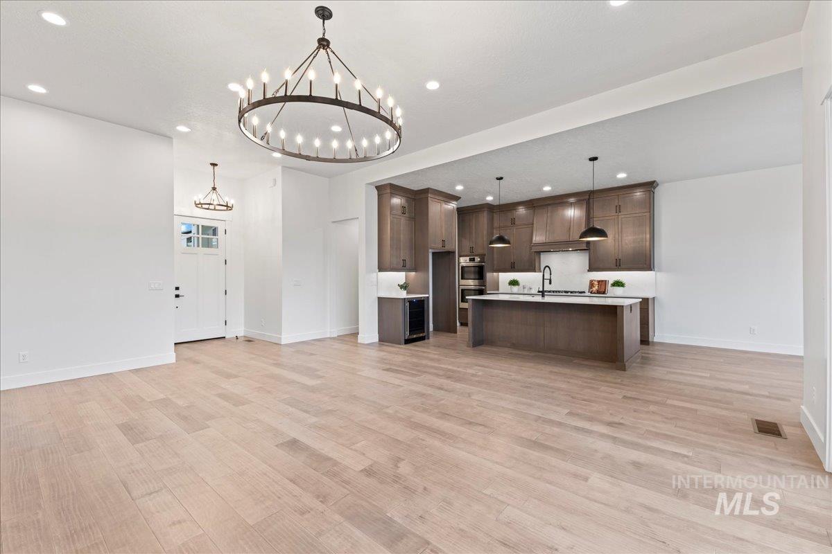 5667 W Haughburn Dr, Eagle, Idaho 83616, 3 Bedrooms, 2.5 Bathrooms, Residential For Sale, Price $949,900,MLS 98973169