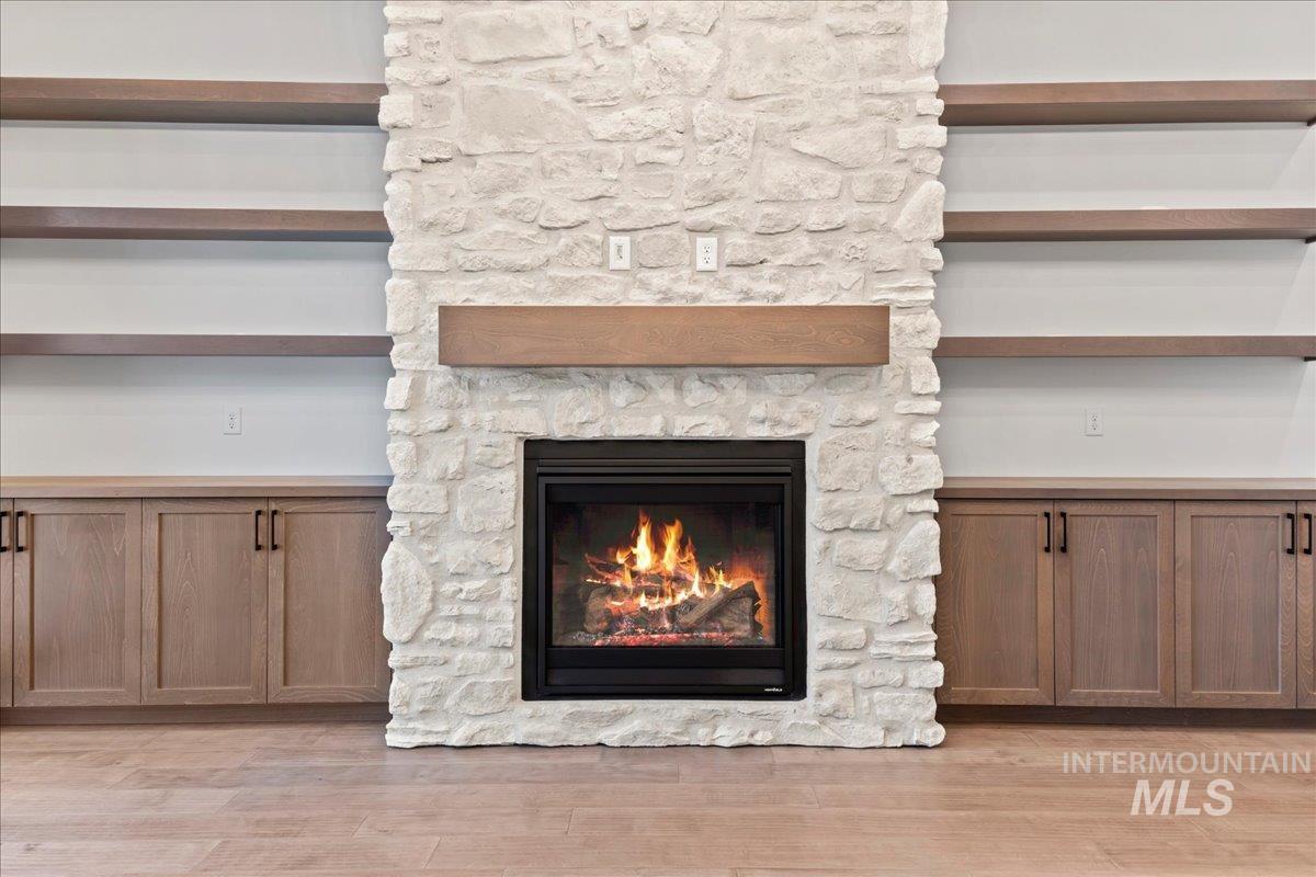 5667 W Haughburn Dr, Eagle, Idaho 83616, 3 Bedrooms, 2.5 Bathrooms, Residential For Sale, Price $949,900,MLS 98973169