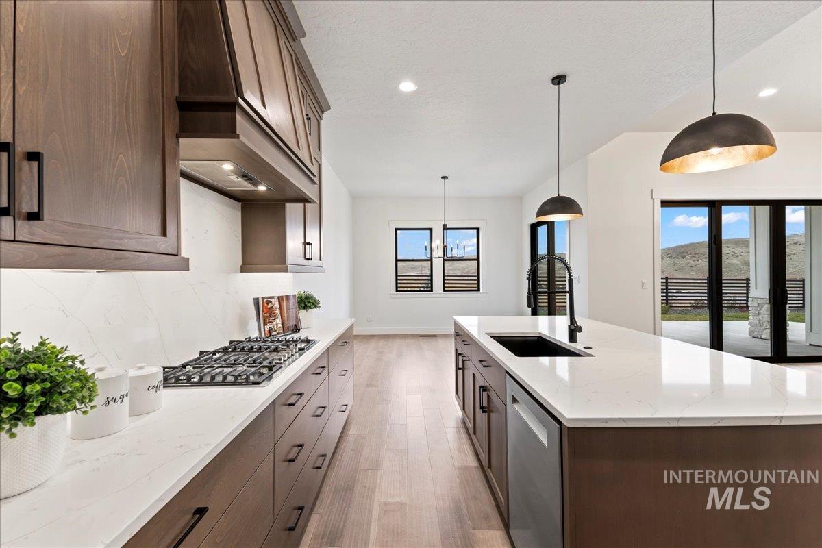 5667 W Haughburn Dr, Eagle, Idaho 83616, 3 Bedrooms, 2.5 Bathrooms, Residential For Sale, Price $949,900,MLS 98973169