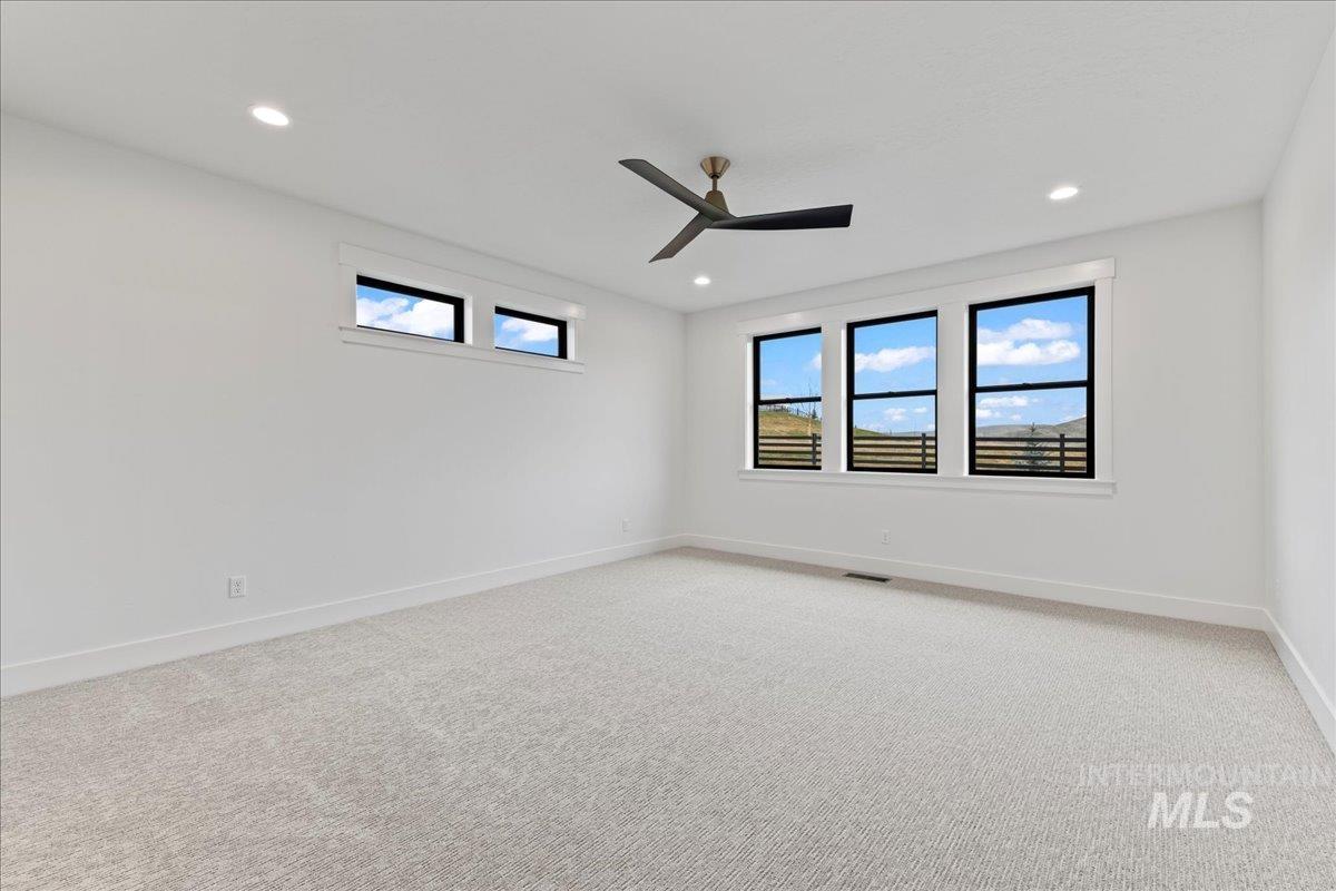 5667 W Haughburn Dr, Eagle, Idaho 83616, 3 Bedrooms, 2.5 Bathrooms, Residential For Sale, Price $949,900,MLS 98973169