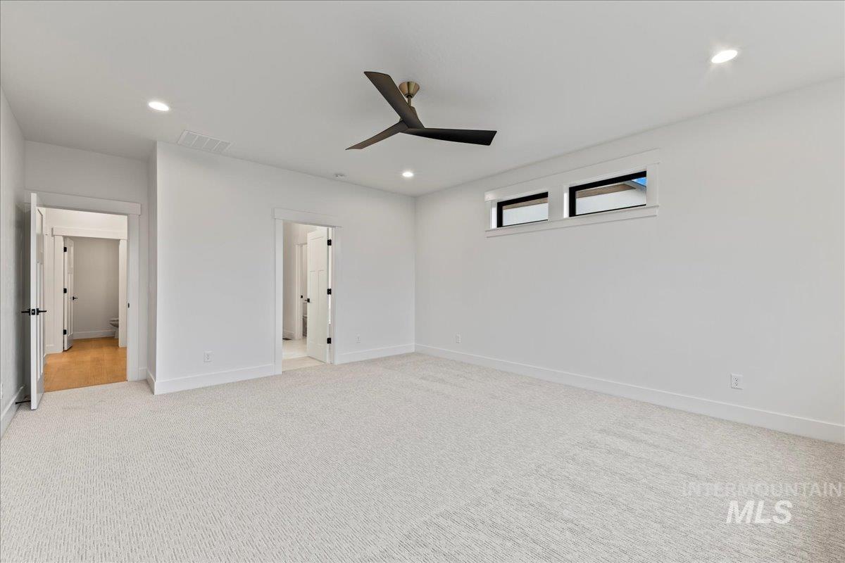 5667 W Haughburn Dr, Eagle, Idaho 83616, 3 Bedrooms, 2.5 Bathrooms, Residential For Sale, Price $949,900,MLS 98973169