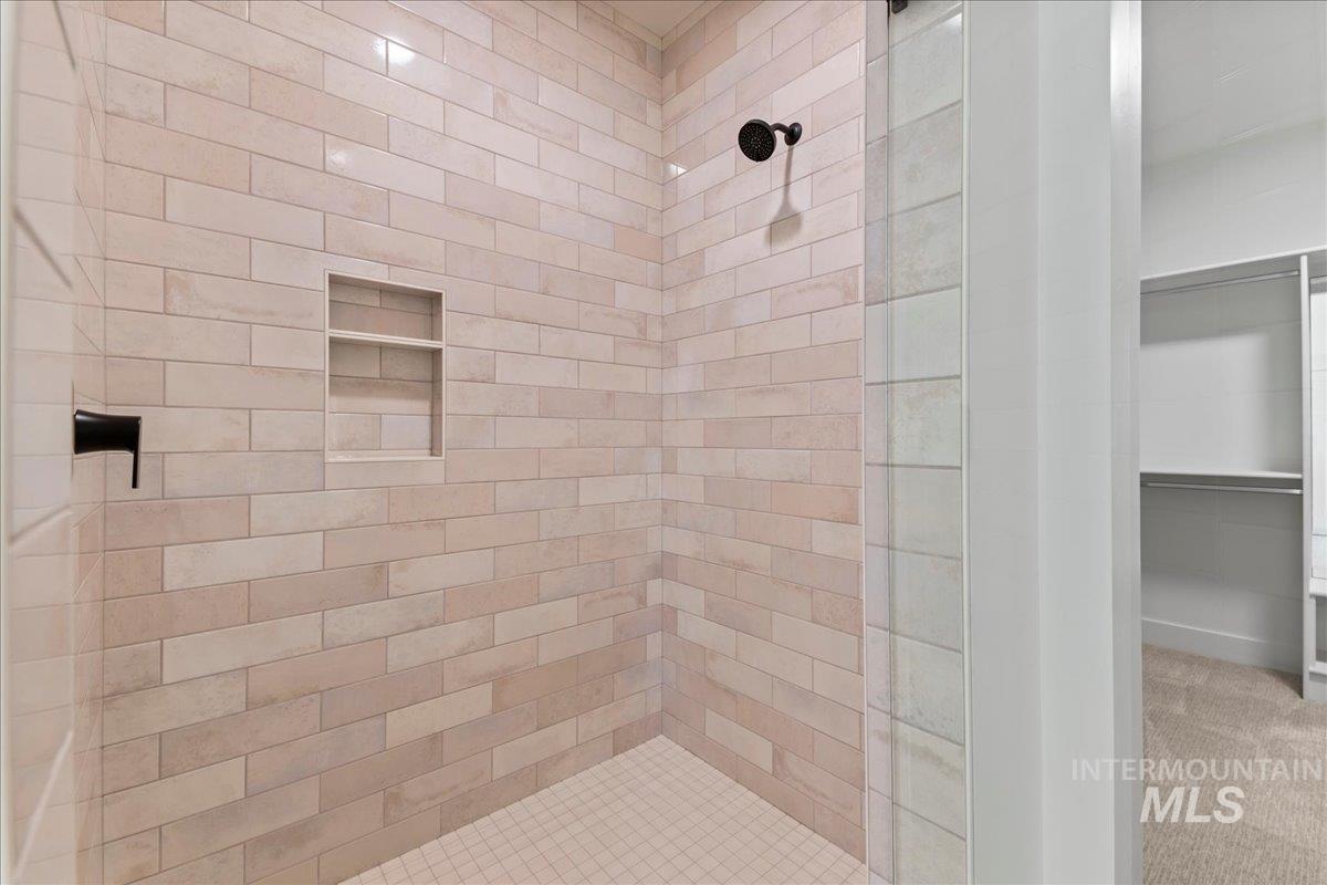 5667 W Haughburn Dr, Eagle, Idaho 83616, 3 Bedrooms, 2.5 Bathrooms, Residential For Sale, Price $949,900,MLS 98973169