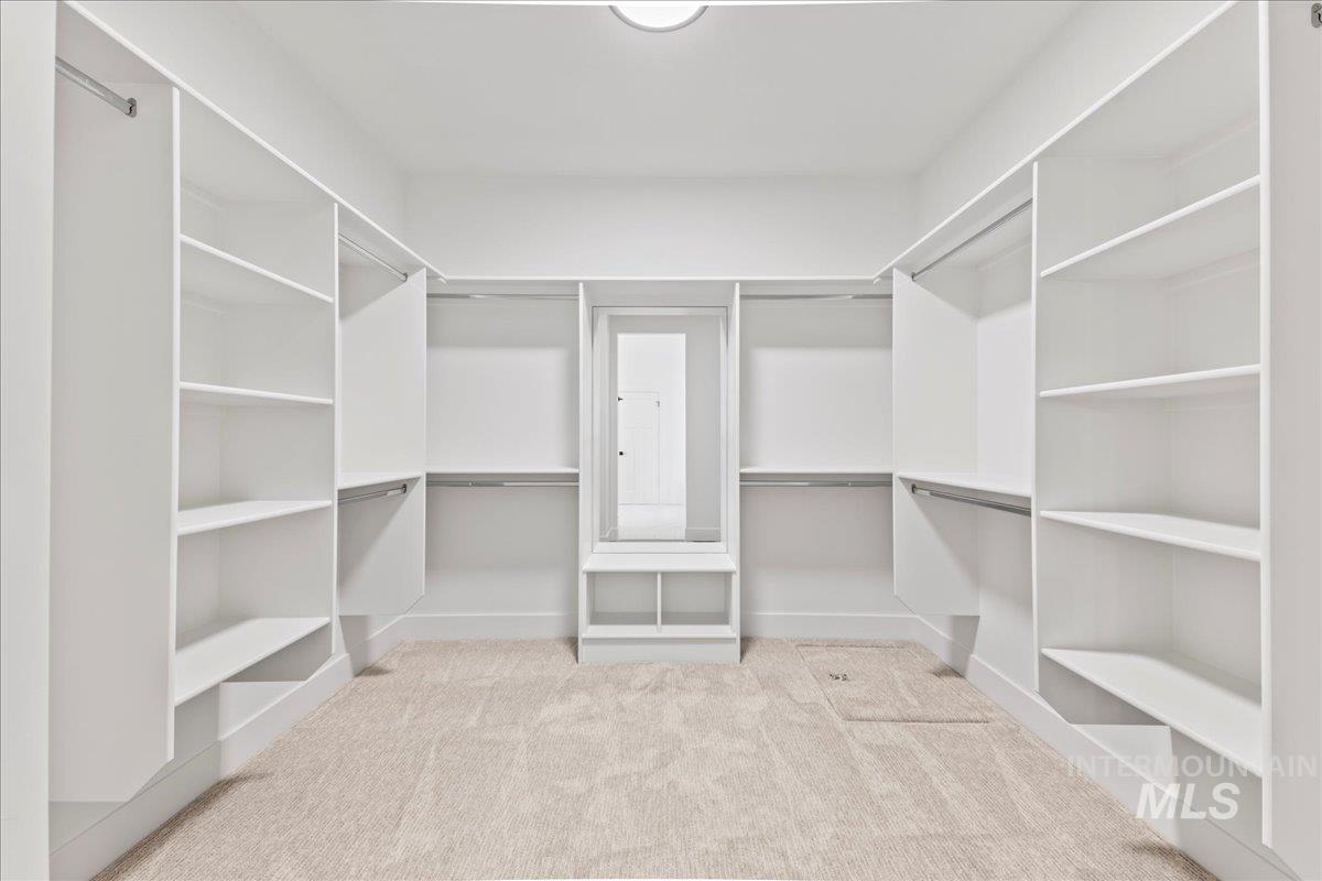 5667 W Haughburn Dr, Eagle, Idaho 83616, 3 Bedrooms, 2.5 Bathrooms, Residential For Sale, Price $949,900,MLS 98973169