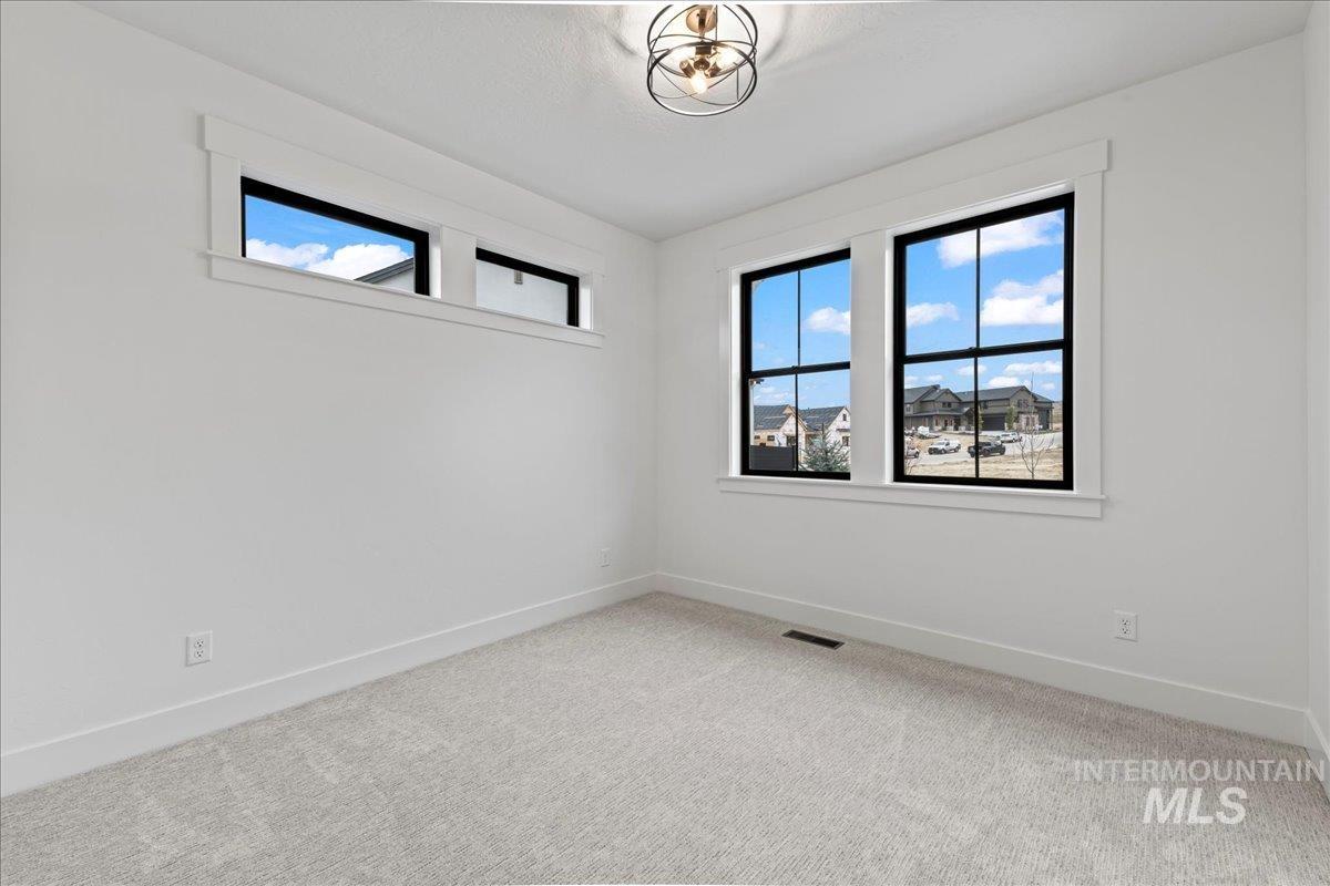 5667 W Haughburn Dr, Eagle, Idaho 83616, 3 Bedrooms, 2.5 Bathrooms, Residential For Sale, Price $949,900,MLS 98973169