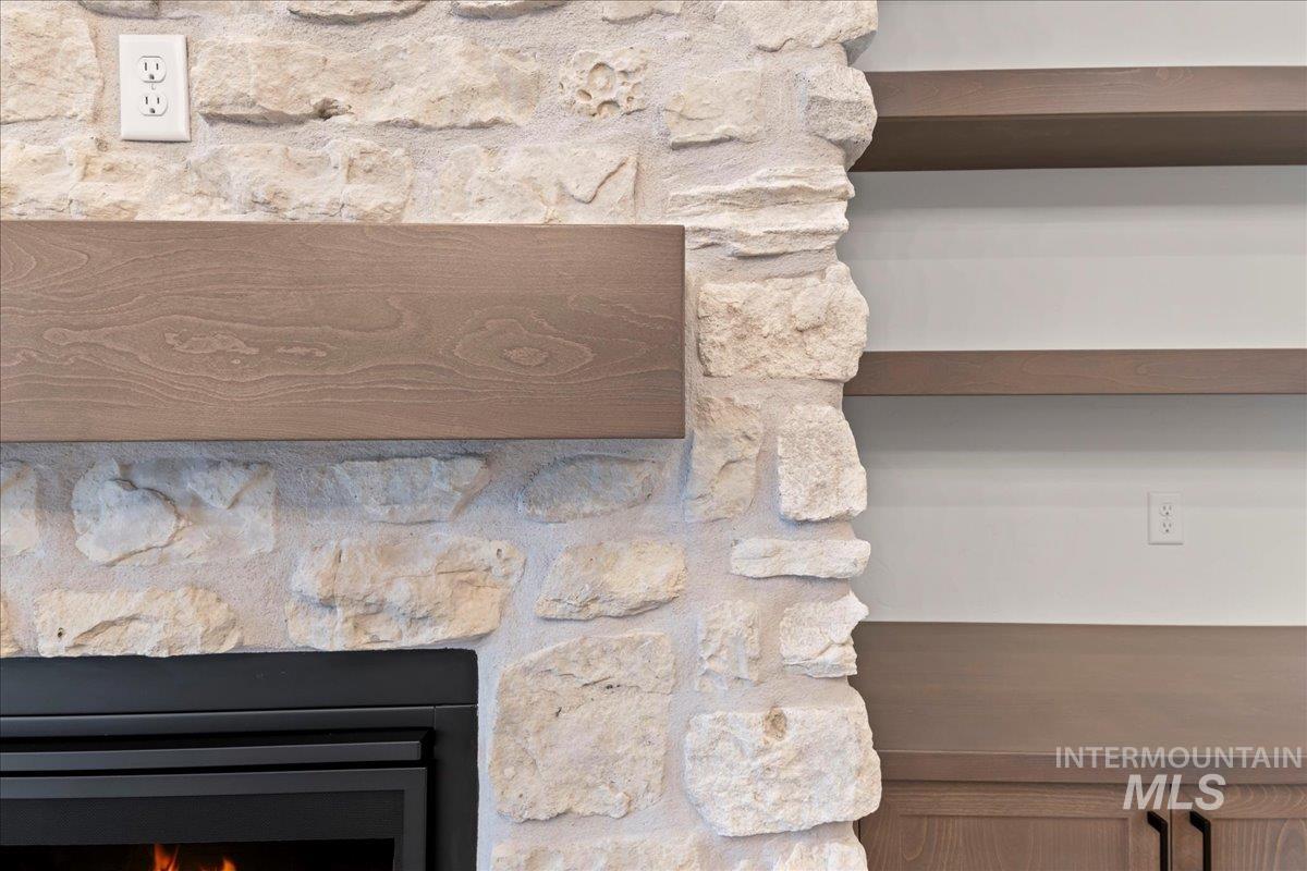 5667 W Haughburn Dr, Eagle, Idaho 83616, 3 Bedrooms, 2.5 Bathrooms, Residential For Sale, Price $949,900,MLS 98973169