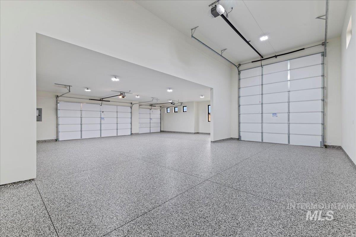 5667 W Haughburn Dr, Eagle, Idaho 83616, 3 Bedrooms, 2.5 Bathrooms, Residential For Sale, Price $949,900,MLS 98973169