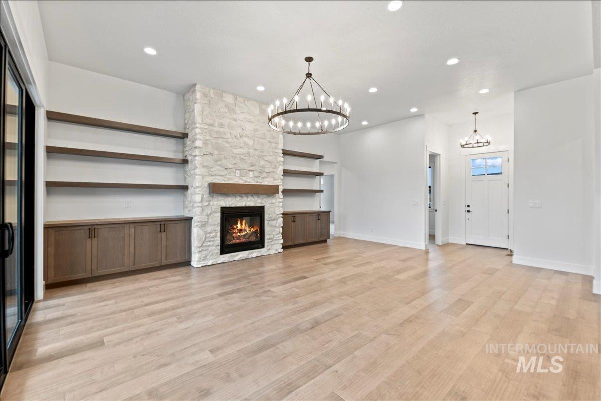 5667 W Haughburn Dr, Eagle, Idaho 83616, 3 Bedrooms, 2.5 Bathrooms, Residential For Sale, Price $949,900,MLS 98973169